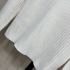 D家 26秋冬新款 半高领长袖针织上衣 羊毛针织面料 柔软群富 弹力适中 简约半高领设计 贴合颈部不闷不勒 竖向坑条肌 D家 26秋冬新款 半高领长袖针织上衣 羊毛针织面料 柔软群富 弹力适中 简约半高领设计 贴合颈部不闷不勒 竖向坑条肌