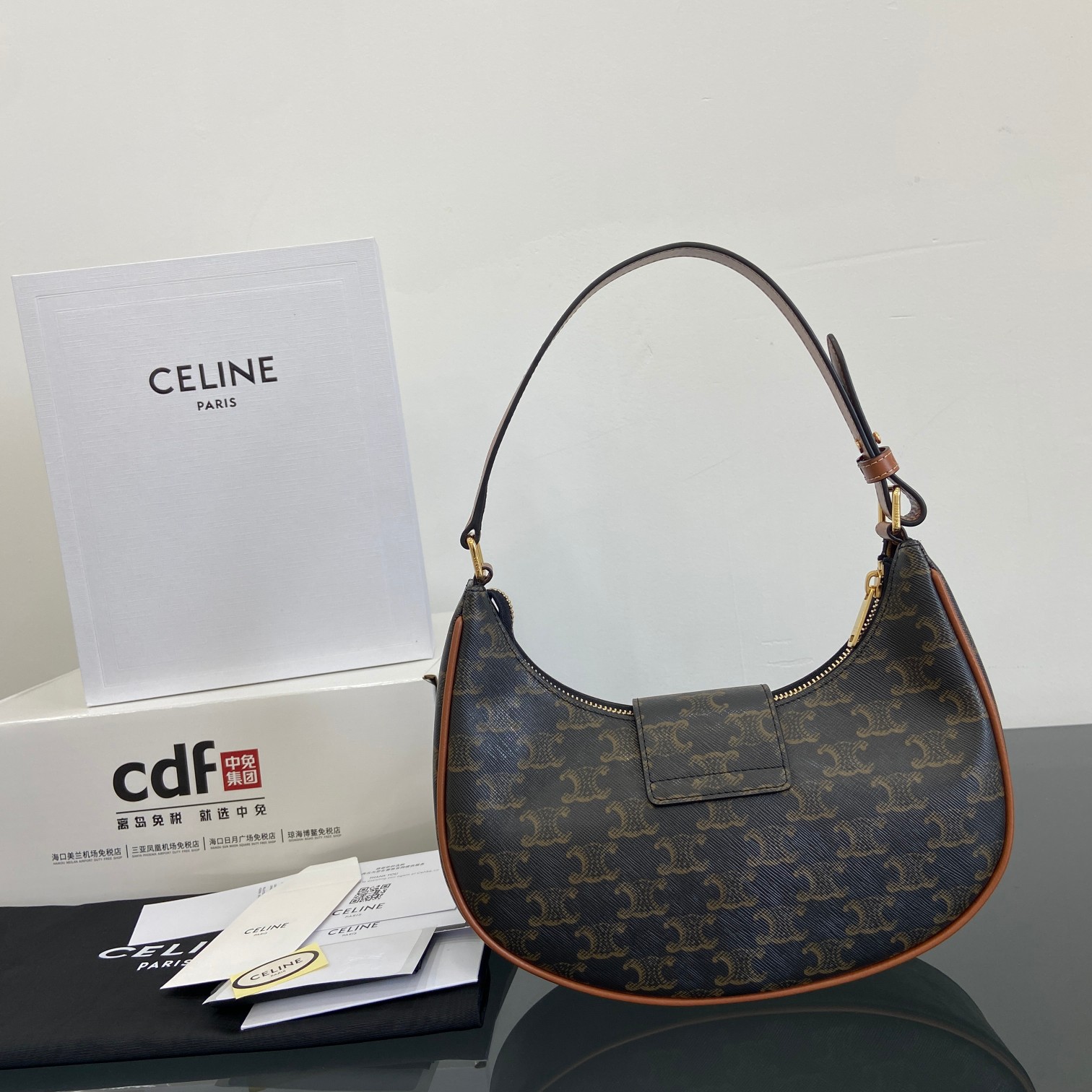 Fendi's new and upgraded model debuts at a premium level. (upgraded version)