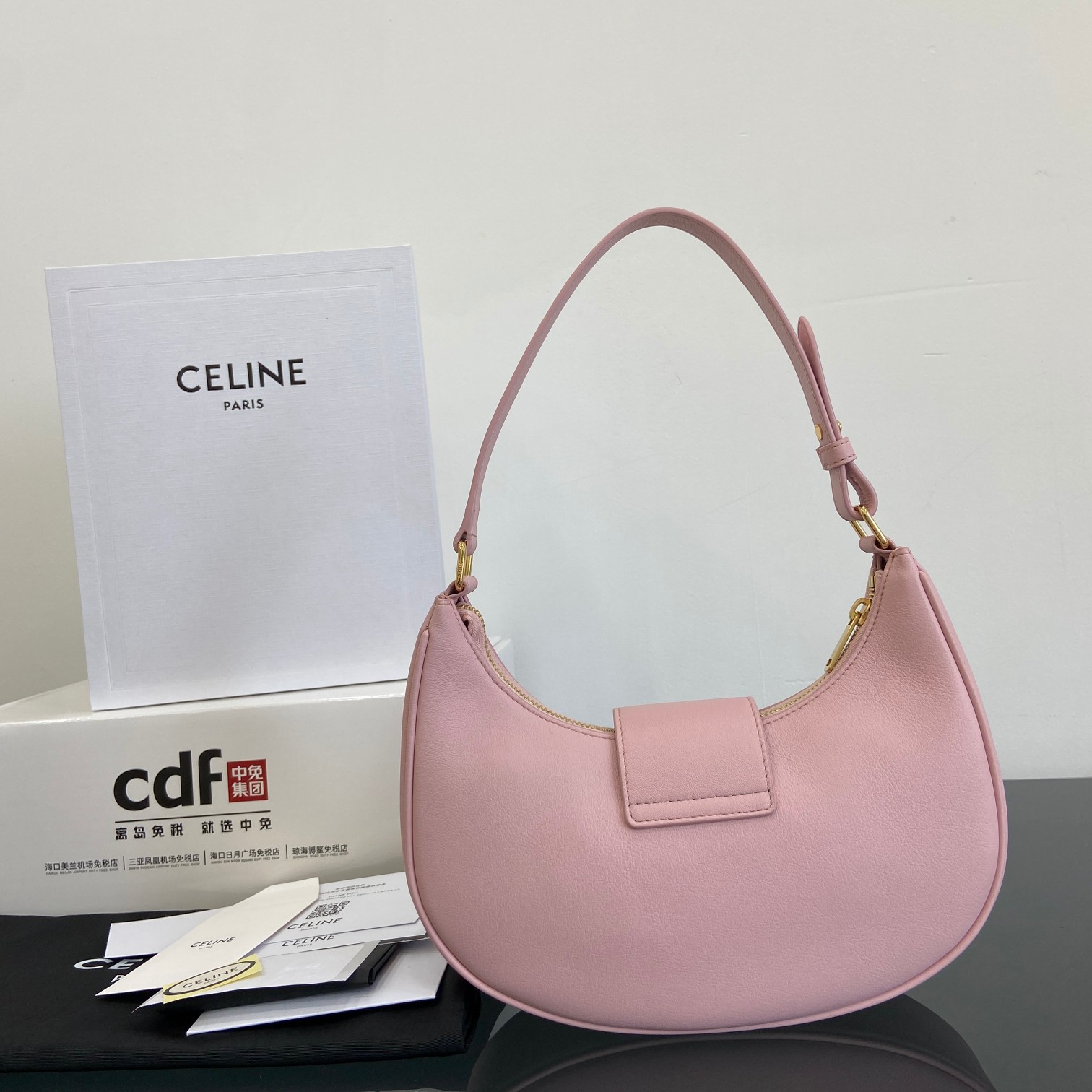 Fendi's new and upgraded model debuts at a premium level. (upgraded version)