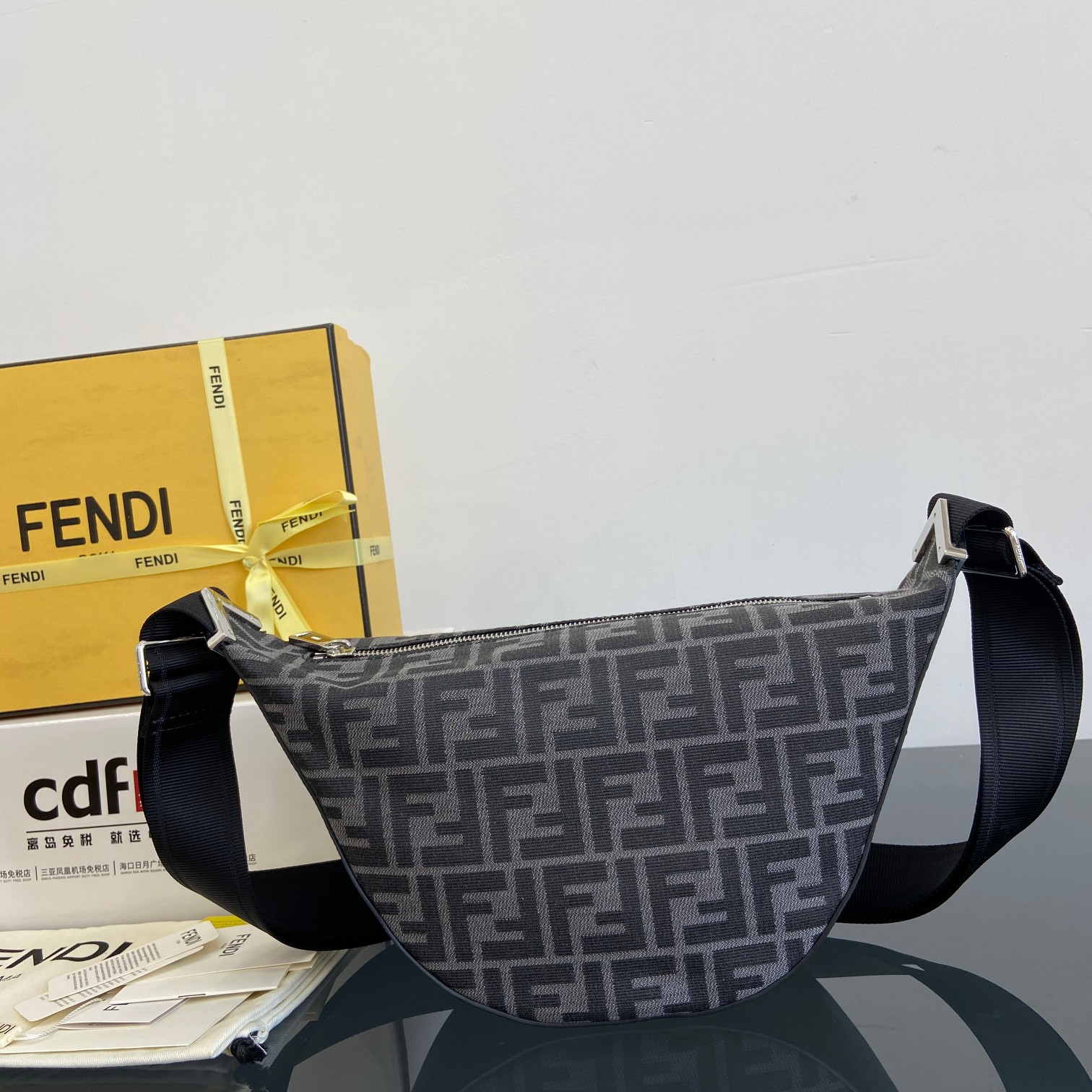 Fendi Heren Bende Messenger Bag met FF Logo, Zwart, 33 x 18 x 10 cm