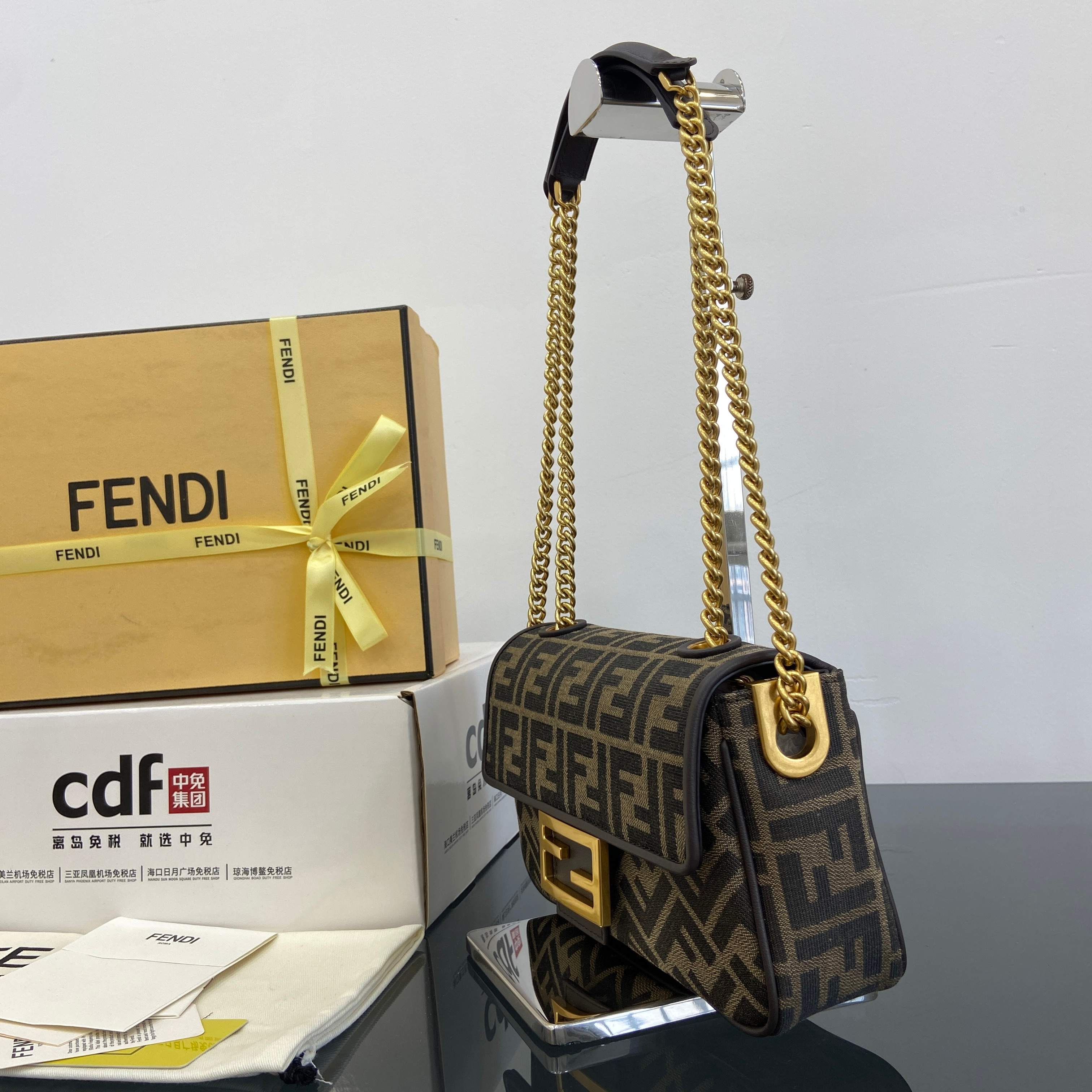 Fendi new product debut [with full counter packaging]