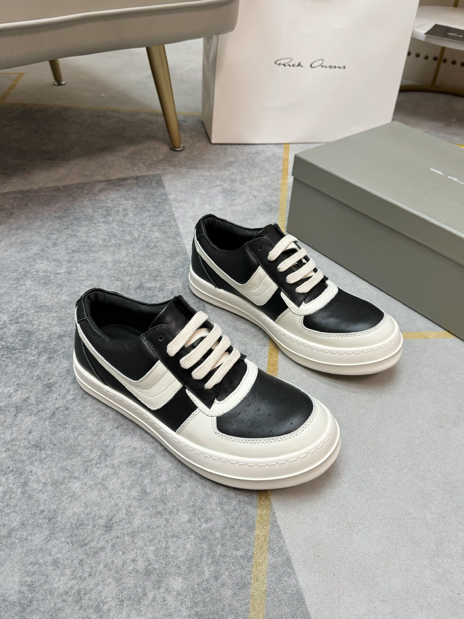 NO:744729,.[High-end version] Owens' popular trendy shoes, cowhide upper, first-layer pigskin lining, exquisite packaging. Size 35-44.45 46 customized,,cowhide19860909.【高端版】欧文斯爆款潮鞋,牛皮鞋面,头层猪皮内里,精致包装.码数35-44.45 46定做,,cowhide,Men's shoes