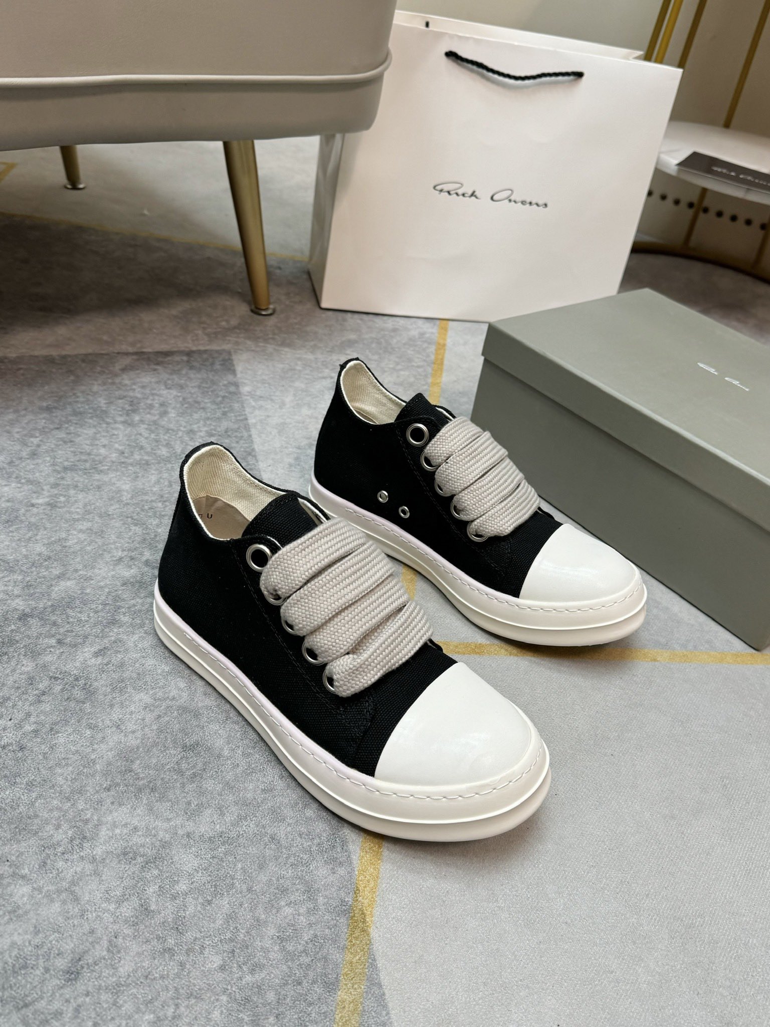 NO:744741,Cloth cover [high-end version] Owens popular trendy shoes, imported canvas cloth upper, original outsole, exquisite packaging. Size 35-44.45 46 customized,19860909布面【高端版】欧文斯爆款潮鞋,进口帆布布面鞋面,原版大底,精致包装. 码数35-44.45 46定做,,Men's shoes