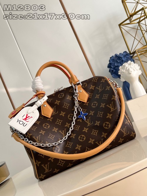 Louis Vuitton Speedy Soft 30 Crafty Handbag Monogram Canvas, 21 x 17 x 30 cm 17 Louis Vuitton Speedy Soft 30 Crafty Handbag Monogram Canvas, 21 x 17 x 30 cm