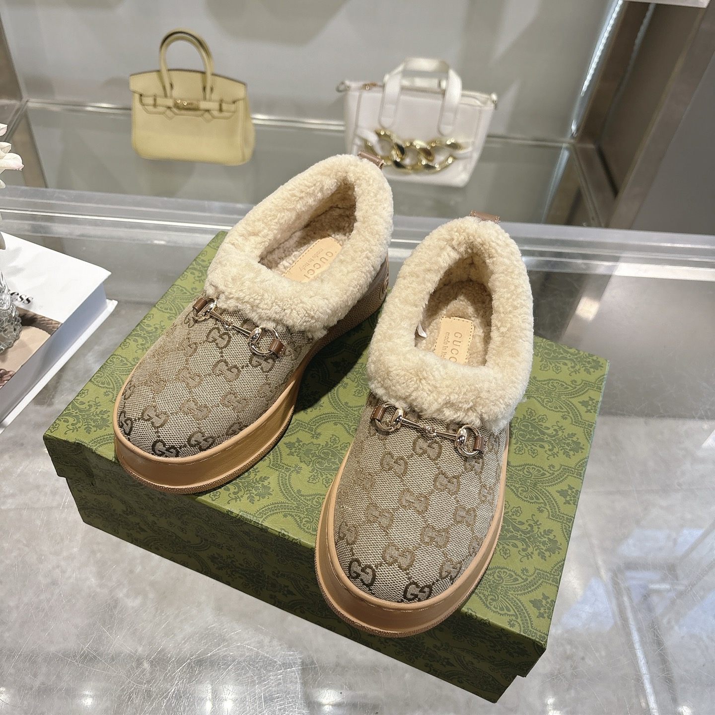 _dcd9sq9_PvuLcZzPotnfV4PWAl0AaoX6peRwLkg