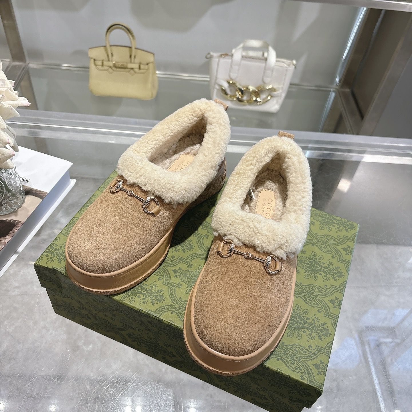 _d0Y9swhVRQiPV5Wnt3SuFM3lxhHcml_Z-yX_lUg