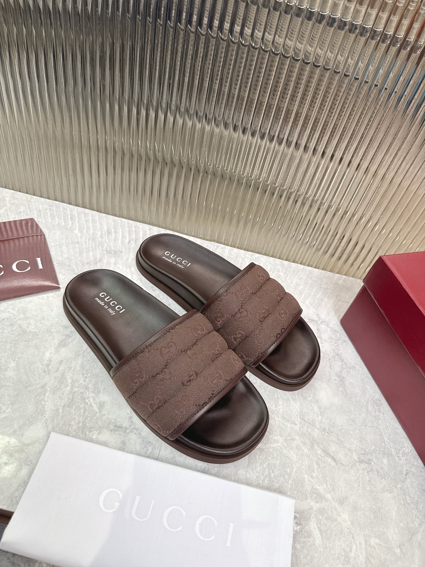 Gucci GG橡胶鞋底