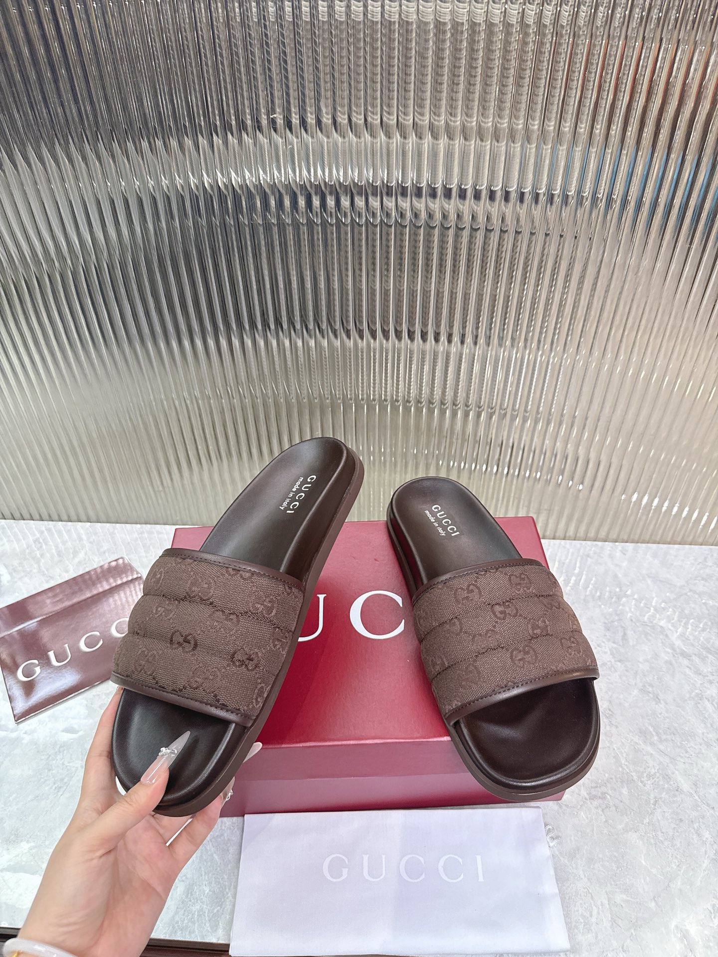 Gucci GG橡胶鞋底