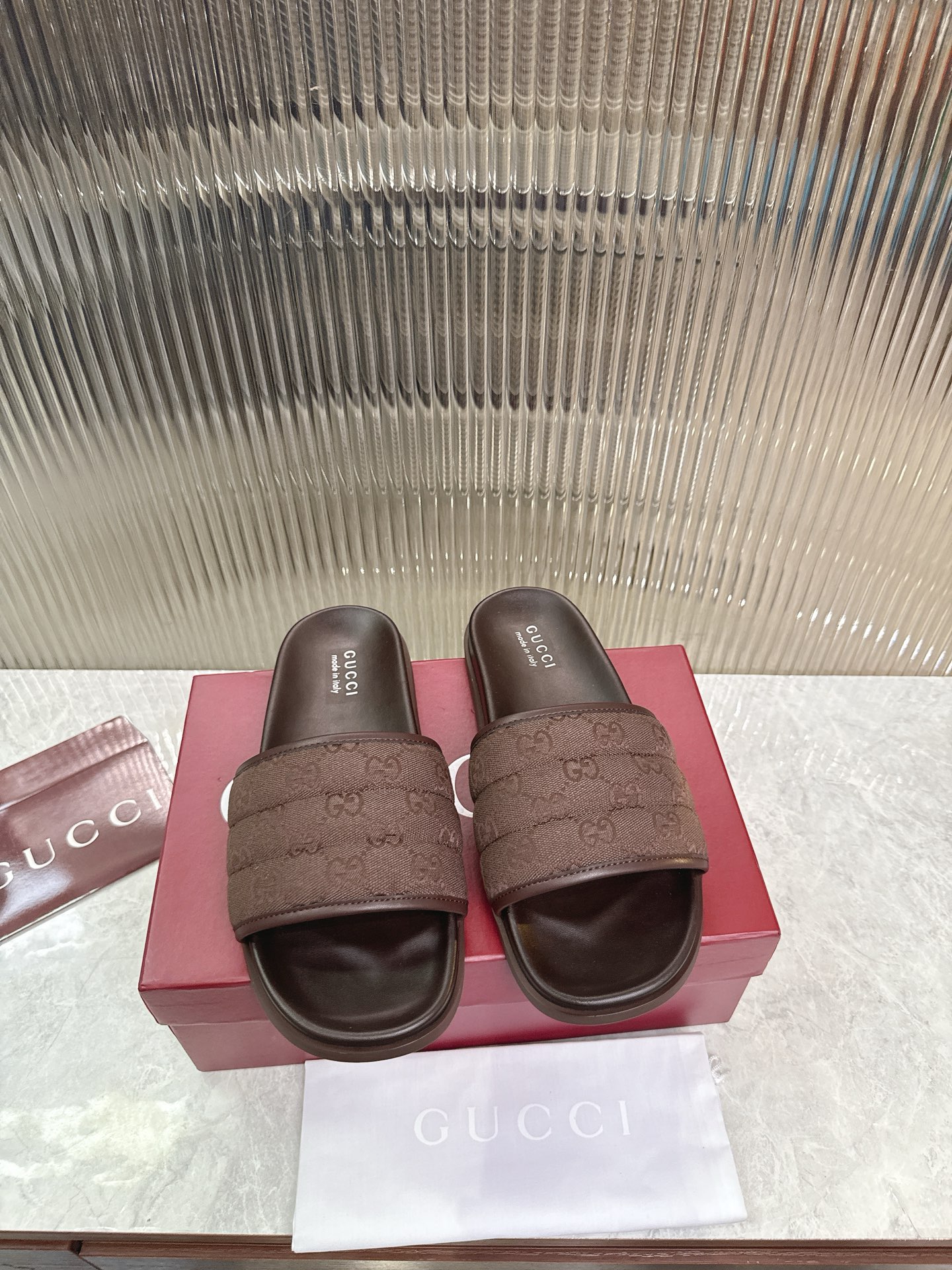 Gucci GG橡胶鞋底