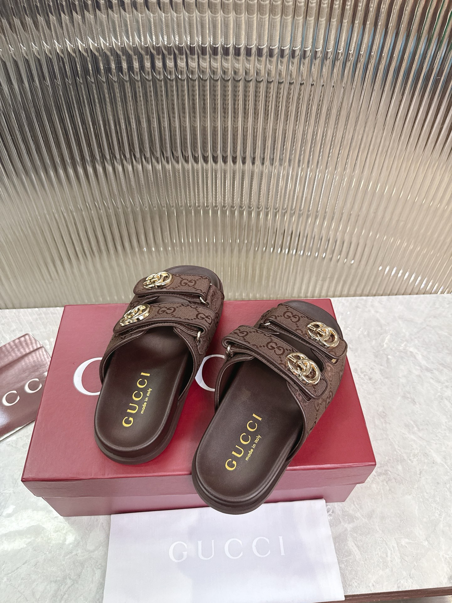 Gucci 新款双排五金配件女士双G凉拖鞋