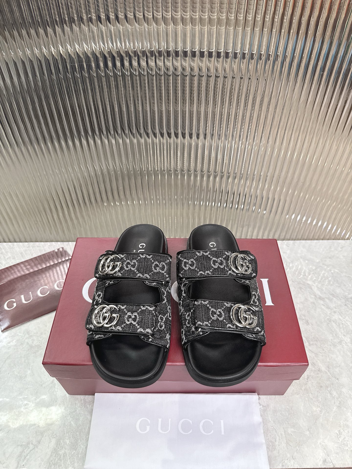 Gucci 新款双排五金配件女士双G凉拖鞋