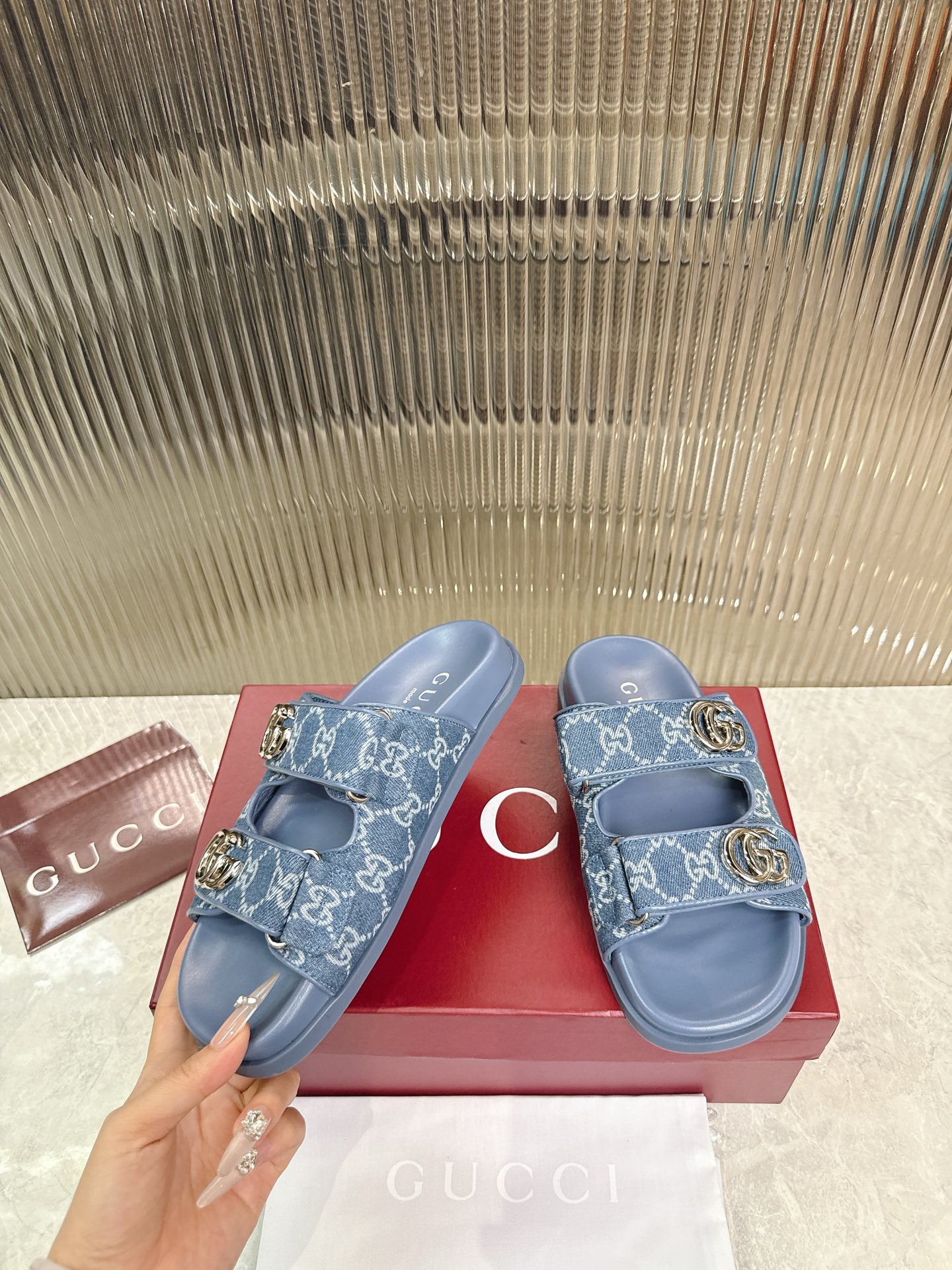 Gucci 新款双排五金配件女士双G凉拖鞋