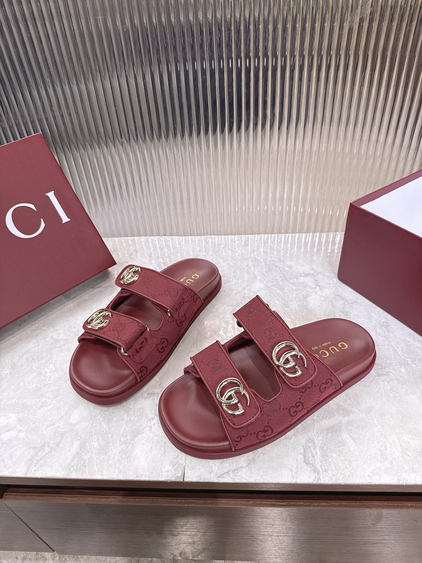 Gucci 新款双排五金配件女士双G凉拖鞋