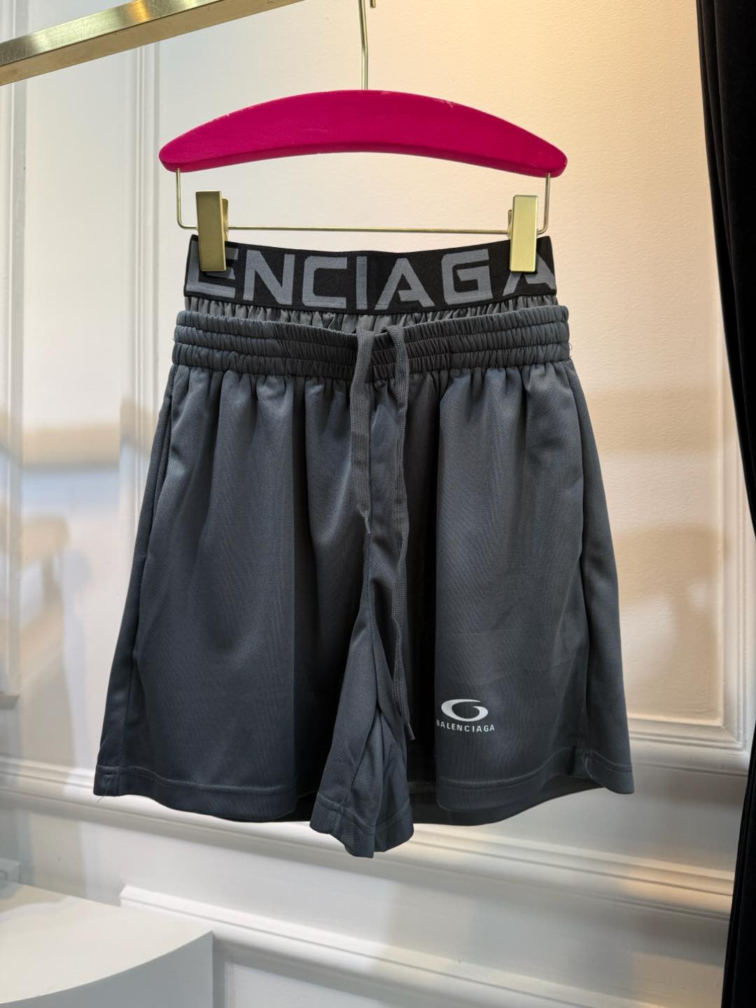 NO:295551,BLCG double waist sports shorts, high waist wide legs, cover the strap and make you look slimming, get long legs in minutes, custom webbing waist seal elastic waist, built-in drawstring design, double-tied way to put on and take off, more convenient sm, 2 colors, shorts, alexander wang19860909BLCG 双腰运动短裤 高腰阔腿遮跨显瘦 分分钟get大长腿 定制织带腰封松紧腰头内置抽绳设计双重收束的方式 穿脱更方便 sm,2色,,shorts,alexander wang,Women's clothing