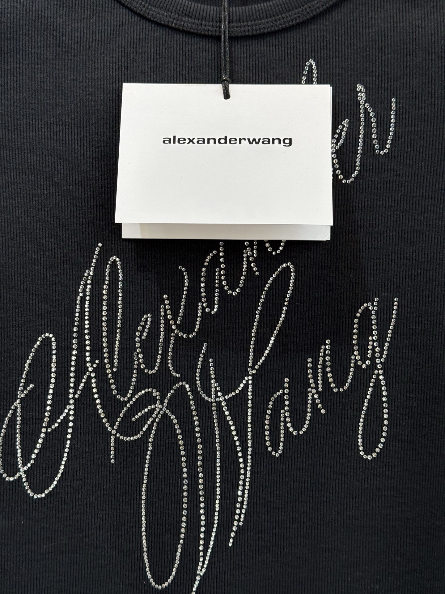 A.wang 25春夏新款字母烫钻修身短袖T🖤面料带有弹力 合体版型上身巨显瘦 不管是内搭或者外穿都很好