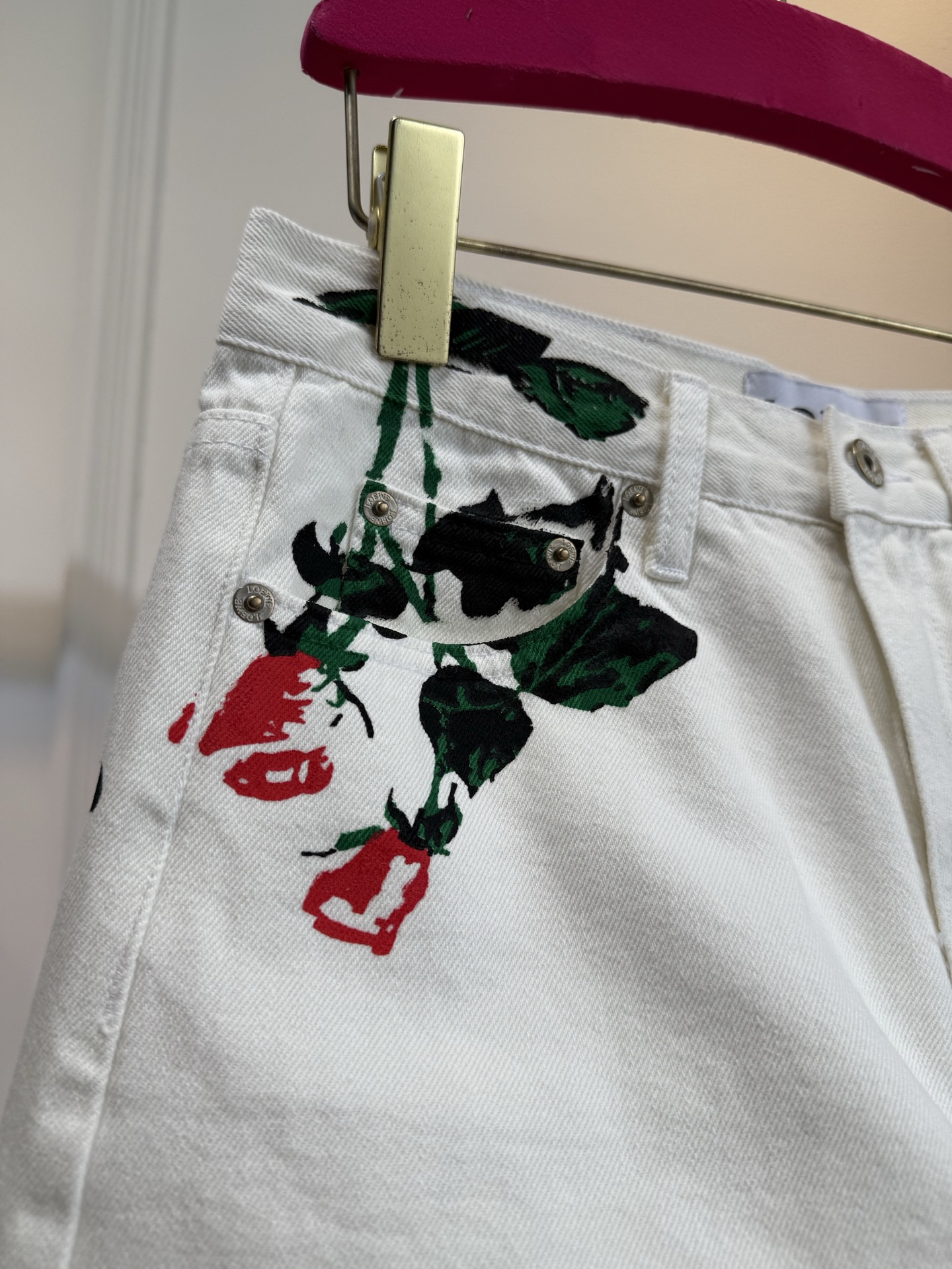 Loew* 25夏日Paula's度假系列玫瑰印花白色牛仔短裤罗意威爆款Paula's系列继续，白色牛仔