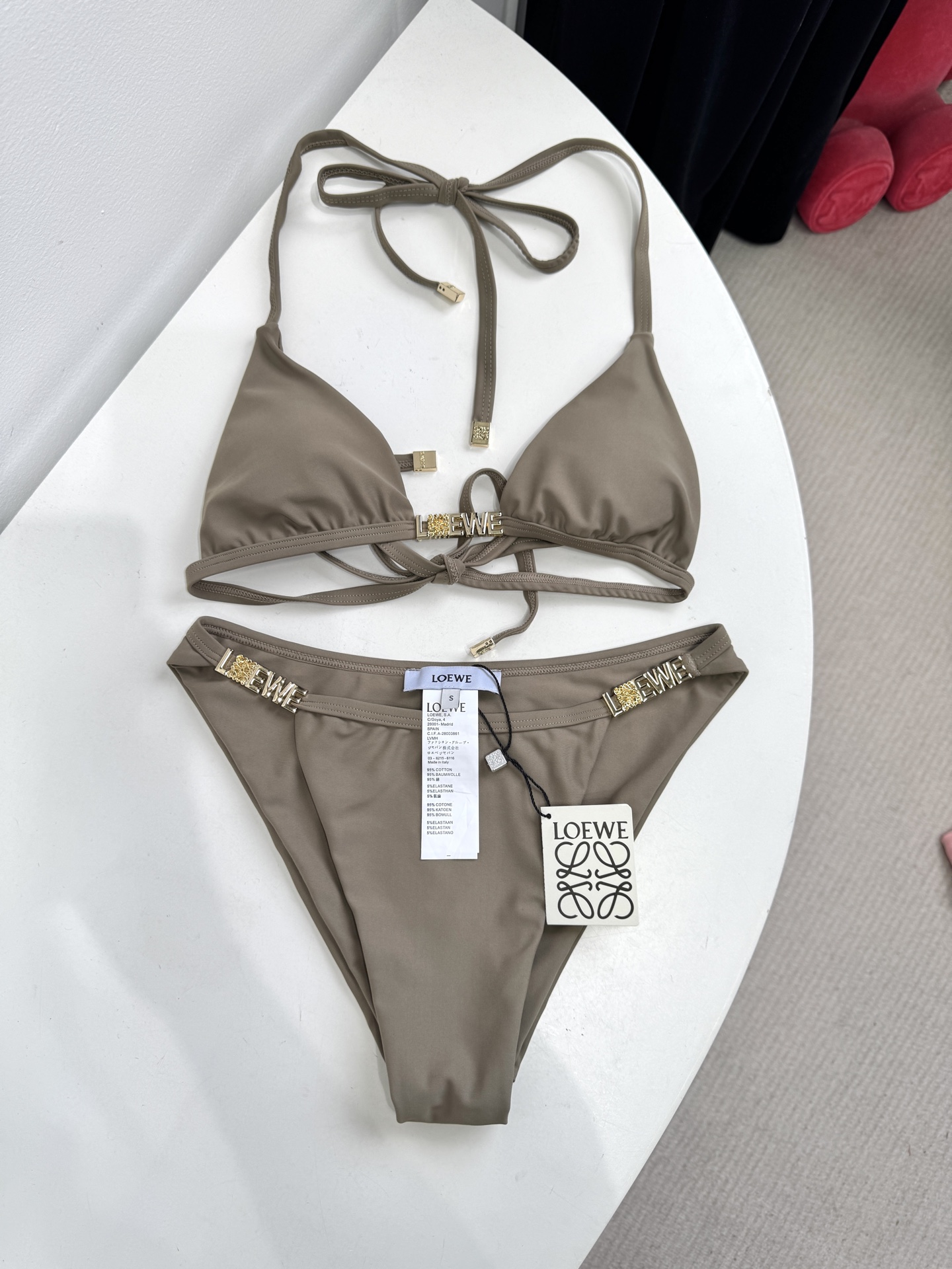 Women's Clothes Style Black Swimsuit Lookbook Reference image 1