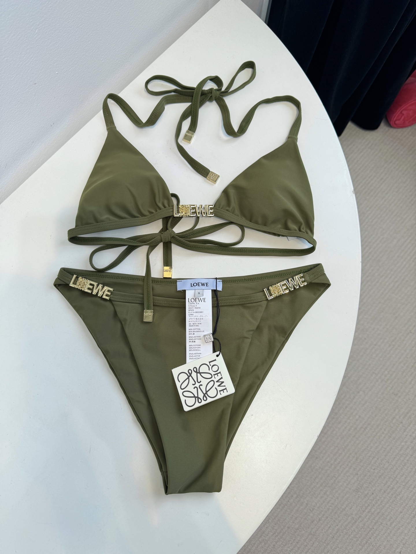 Women's Clothes Style Black Swimsuit Lookbook Reference image 1