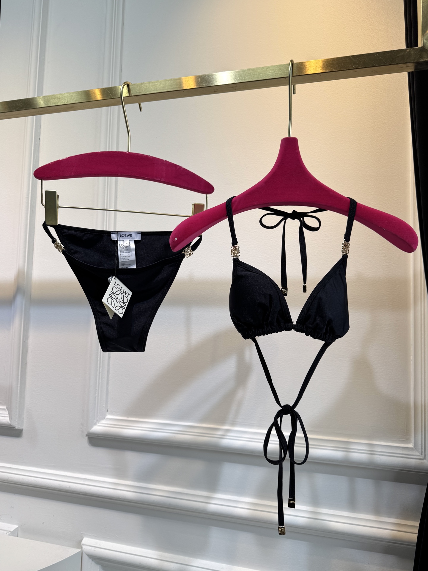 Women's Clothes Style Black Swimsuit Lookbook Reference image 1