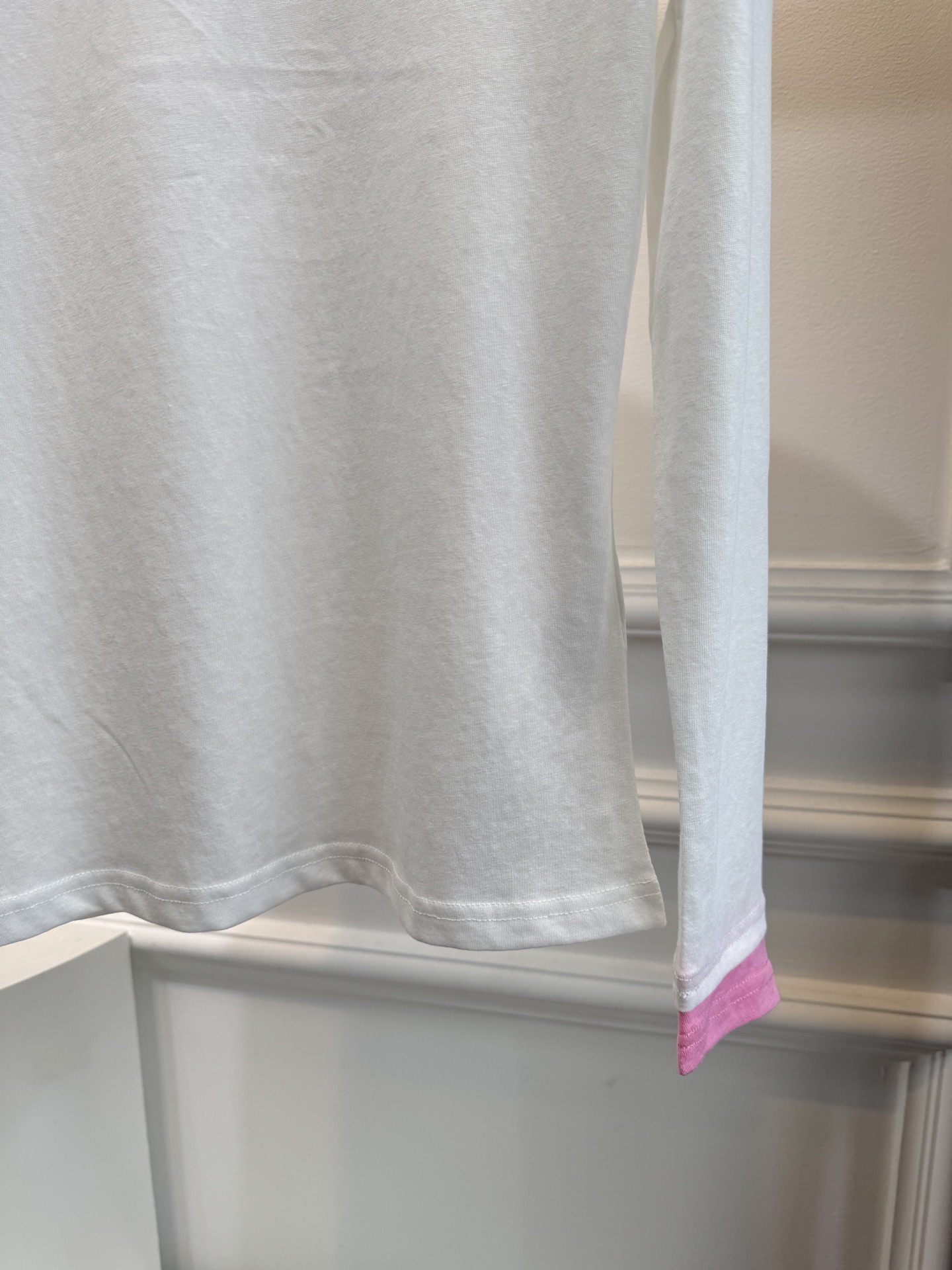 独家首发 chan*新款烫钻袖口撞色粉色棉质打底长袖
t恤上衣，简约时髦洋气，小众别致气质修身显瘦，氛围