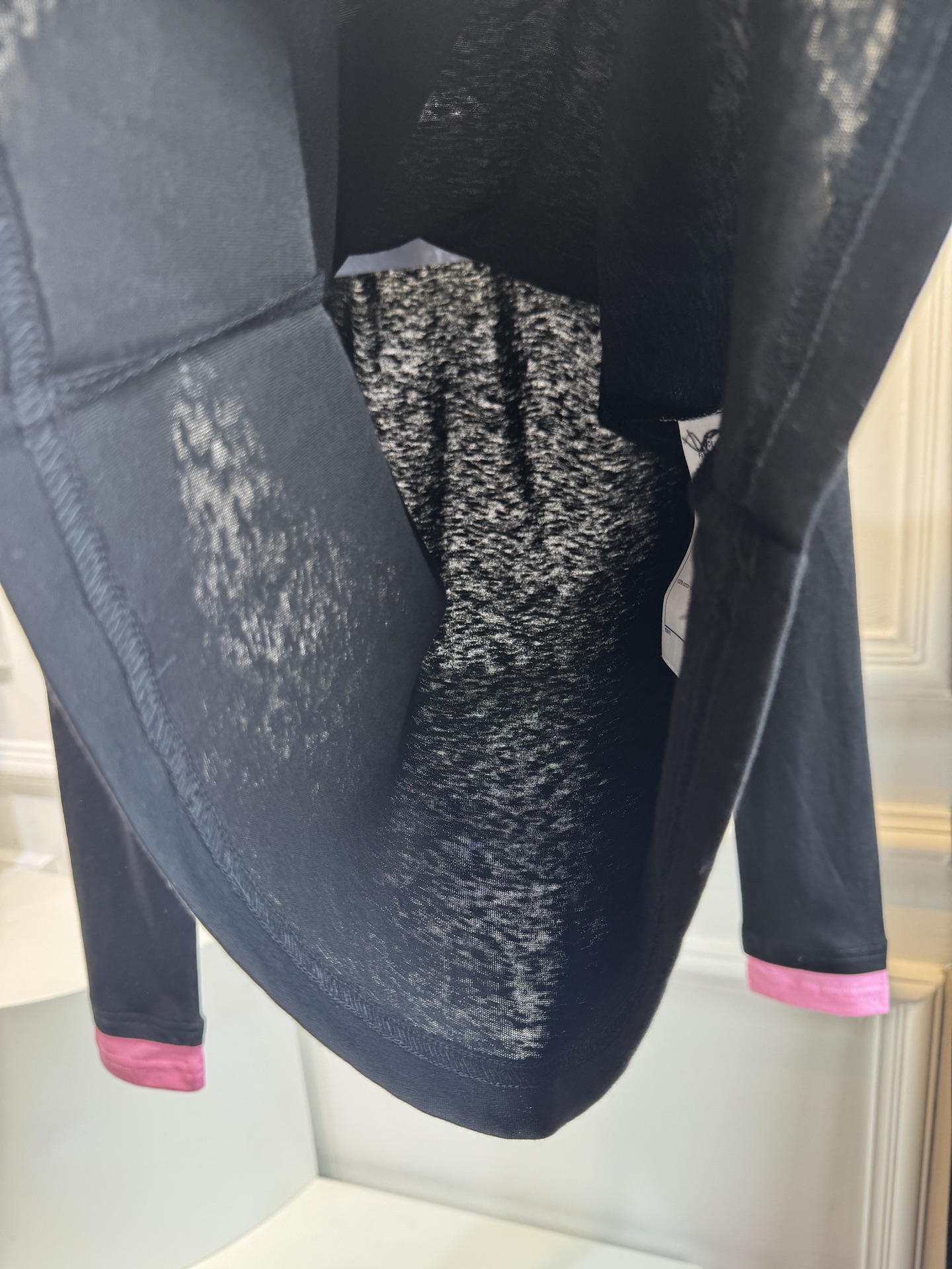 独家首发 chan*新款烫钻袖口撞色粉色棉质打底长袖
t恤上衣，简约时髦洋气，小众别致气质修身显瘦，氛围