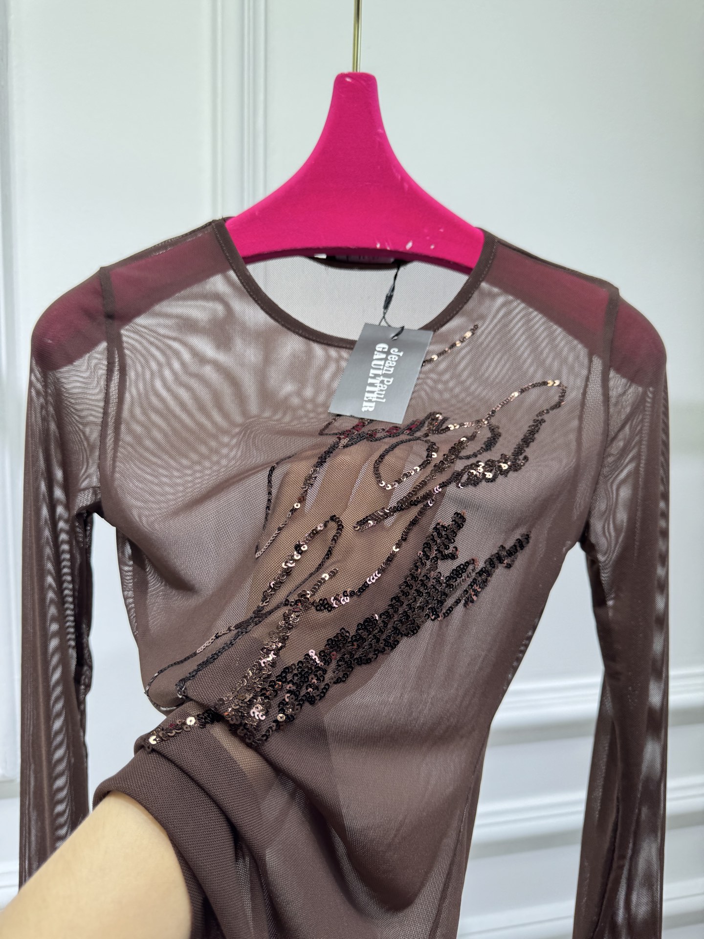 Jean Paul Gaultier 珠片透视打底衫 辣妹风～
尺码：sml，。
颜色：黑咖