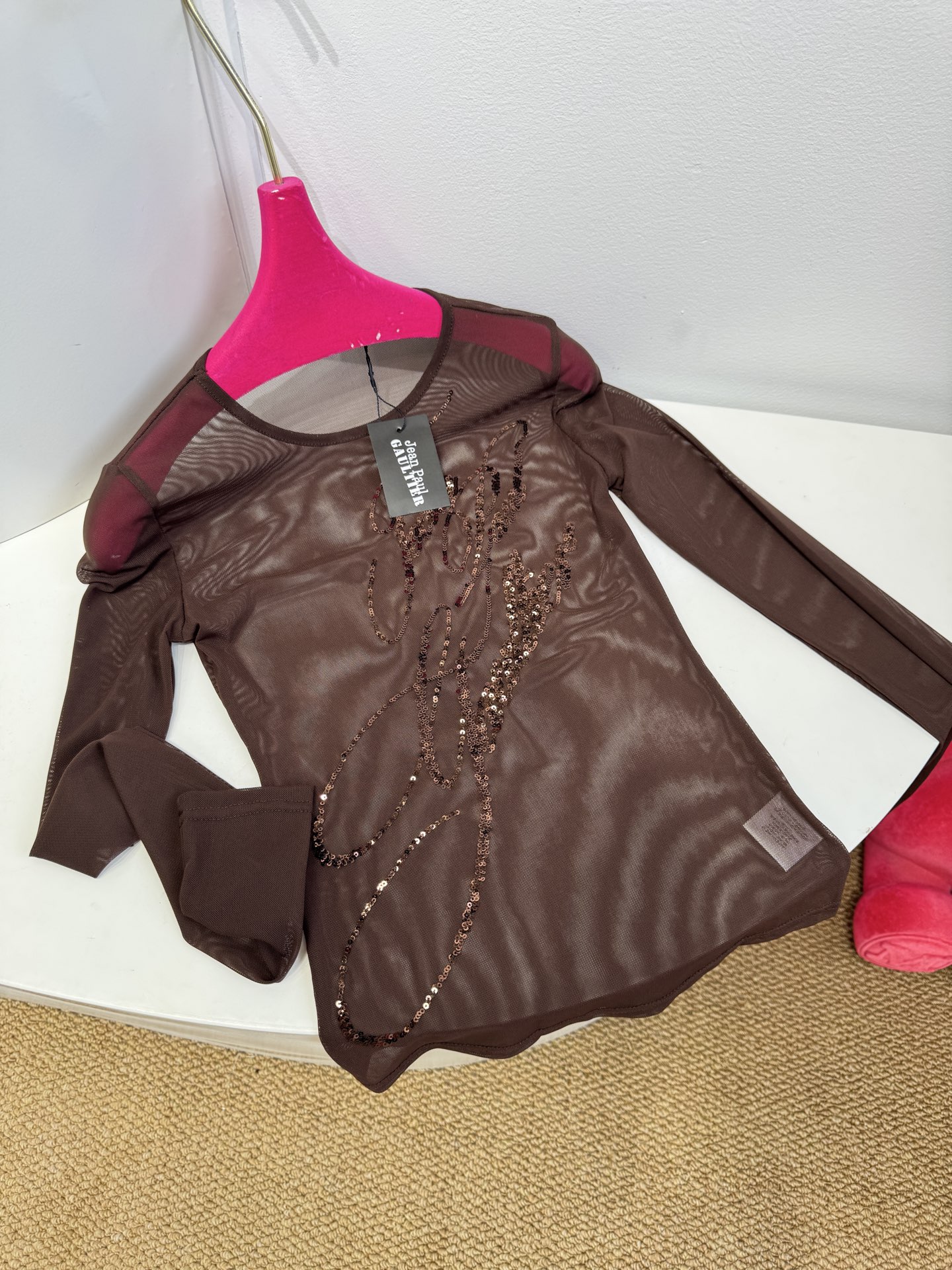 Jean Paul Gaultier 珠片透视打底衫 辣妹风～
尺码：sml，。
颜色：黑咖