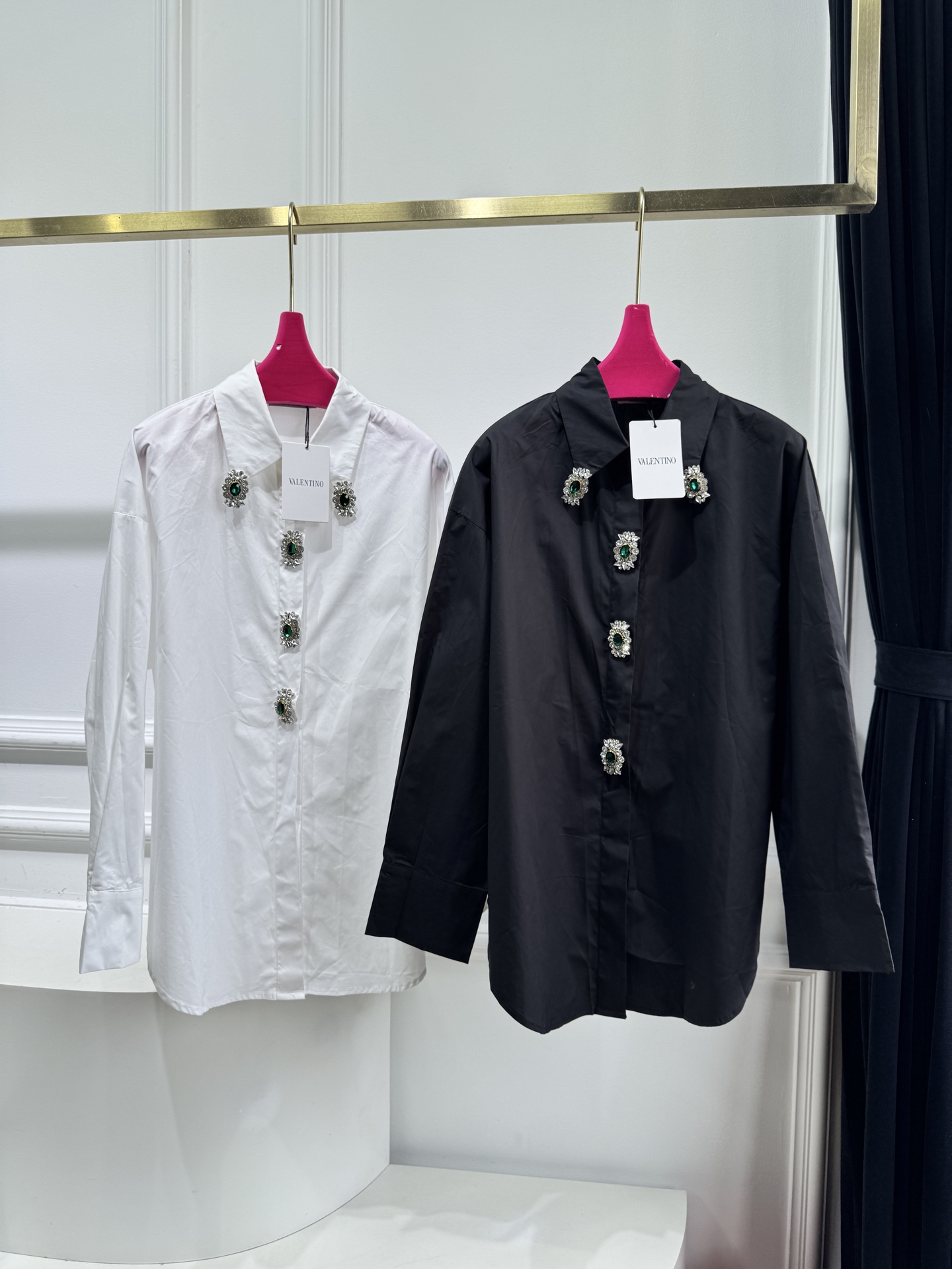 VLTN 最新款💎钻石衬衫🤍低调奢华立体剪裁 精简线条感设计 高贵典雅又尽显温柔知性的气质 进口特殊材质