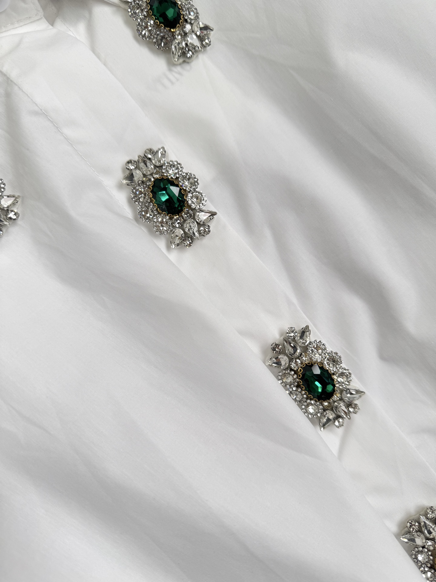 VLTN 最新款💎钻石衬衫🤍低调奢华立体剪裁 精简线条感设计 高贵典雅又尽显温柔知性的气质 进口特殊材质