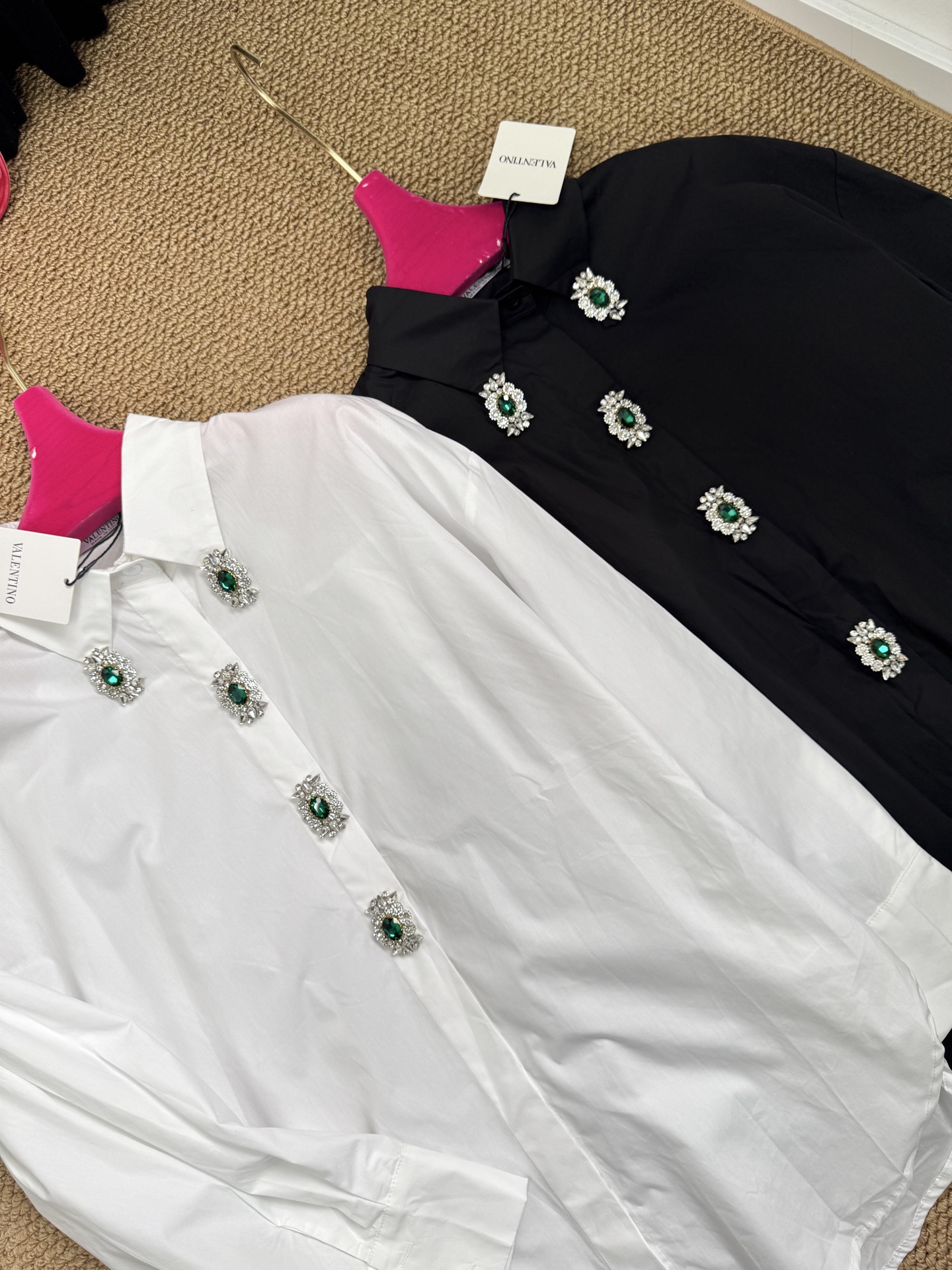 VLTN 最新款💎钻石衬衫🤍低调奢华立体剪裁 精简线条感设计 高贵典雅又尽显温柔知性的气质 进口特殊材质