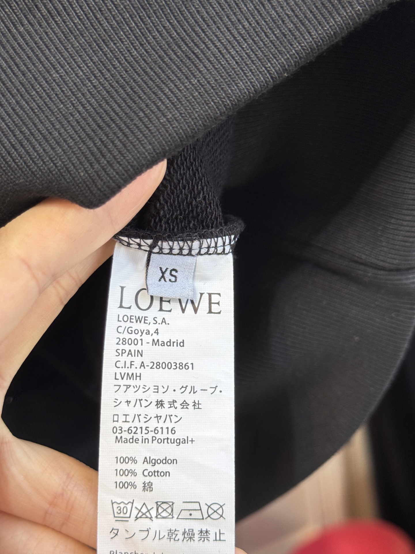 LOEW*圆领卫衣，•领口：经典的圆领设计，简约大方，对颈部线条的修饰作用较为自然，不会有过多束缚感，适