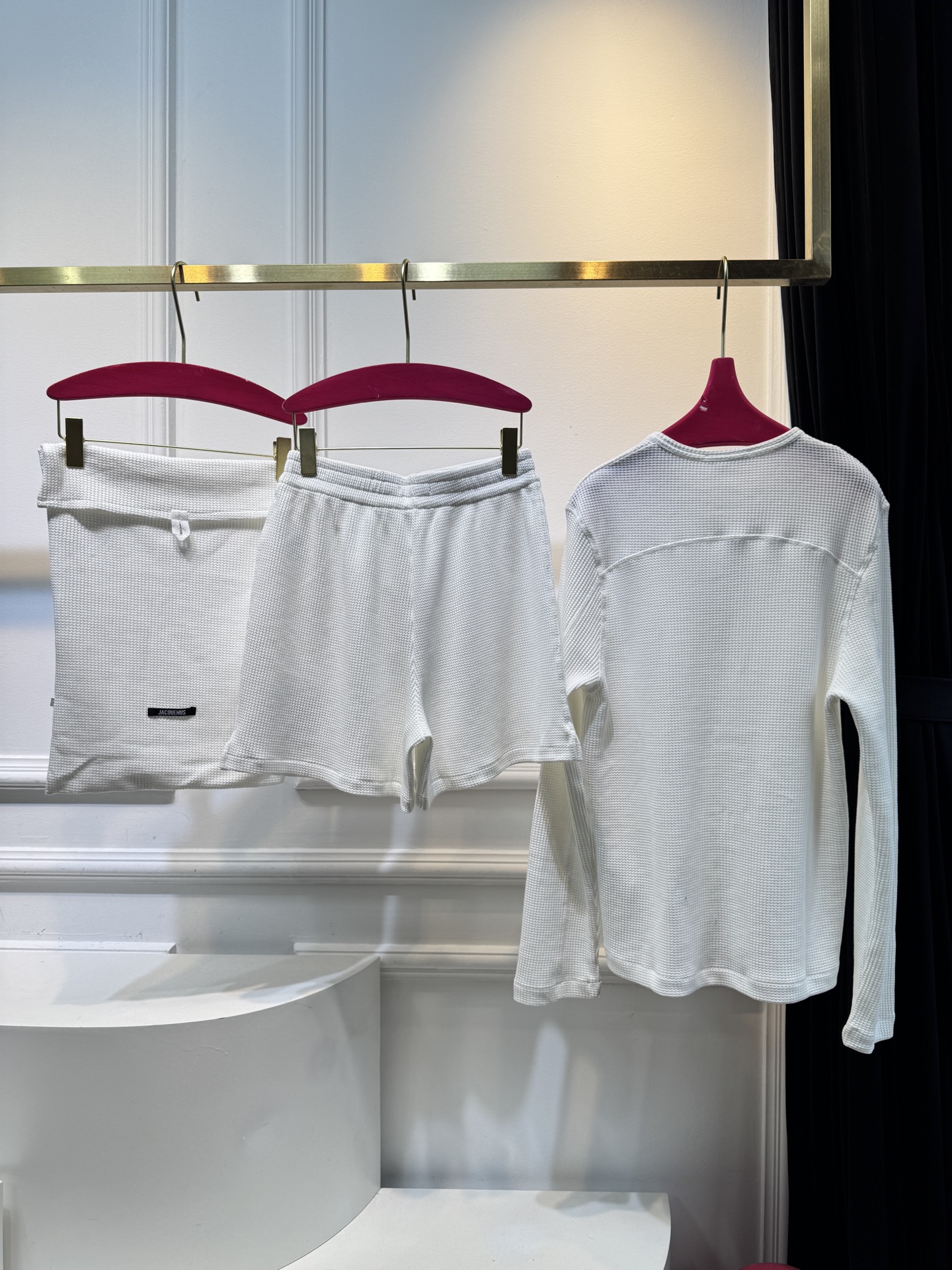 jacquemu*华夫格针织套装，长袖➕短裤➕包装袋不建议机洗采用的是针织面料，针织面料具有柔软、透气且