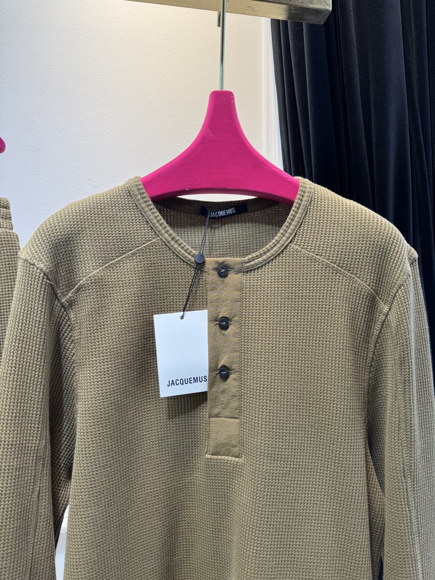 jacquemu*华夫格针织套装，长袖➕短裤➕包装袋不建议机洗采用的是针织面料，针织面料具有柔软、透气且