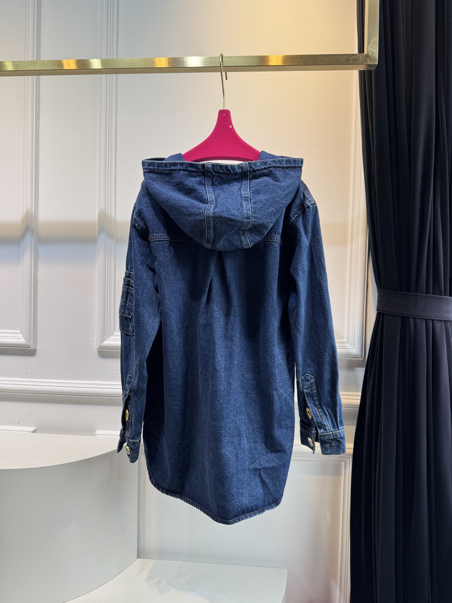 schiaparelli夏帕瑞丽牛仔套装，不单卖⚠️裤子超偏大采用的是牛仔面料，具有典型的牛仔布特性：质