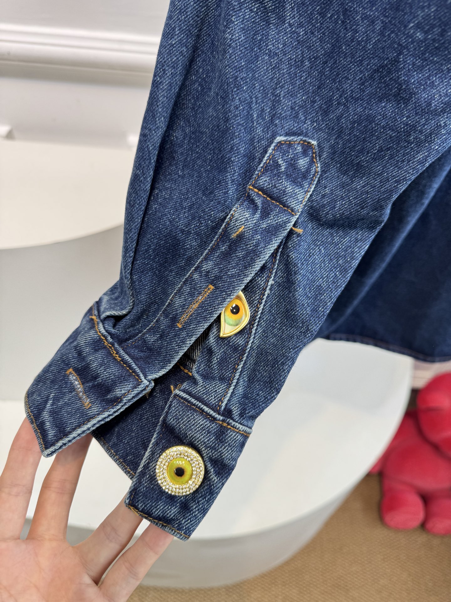 schiaparelli夏帕瑞丽牛仔套装，不单卖⚠️裤子超偏大采用的是牛仔面料，具有典型的牛仔布特性：质