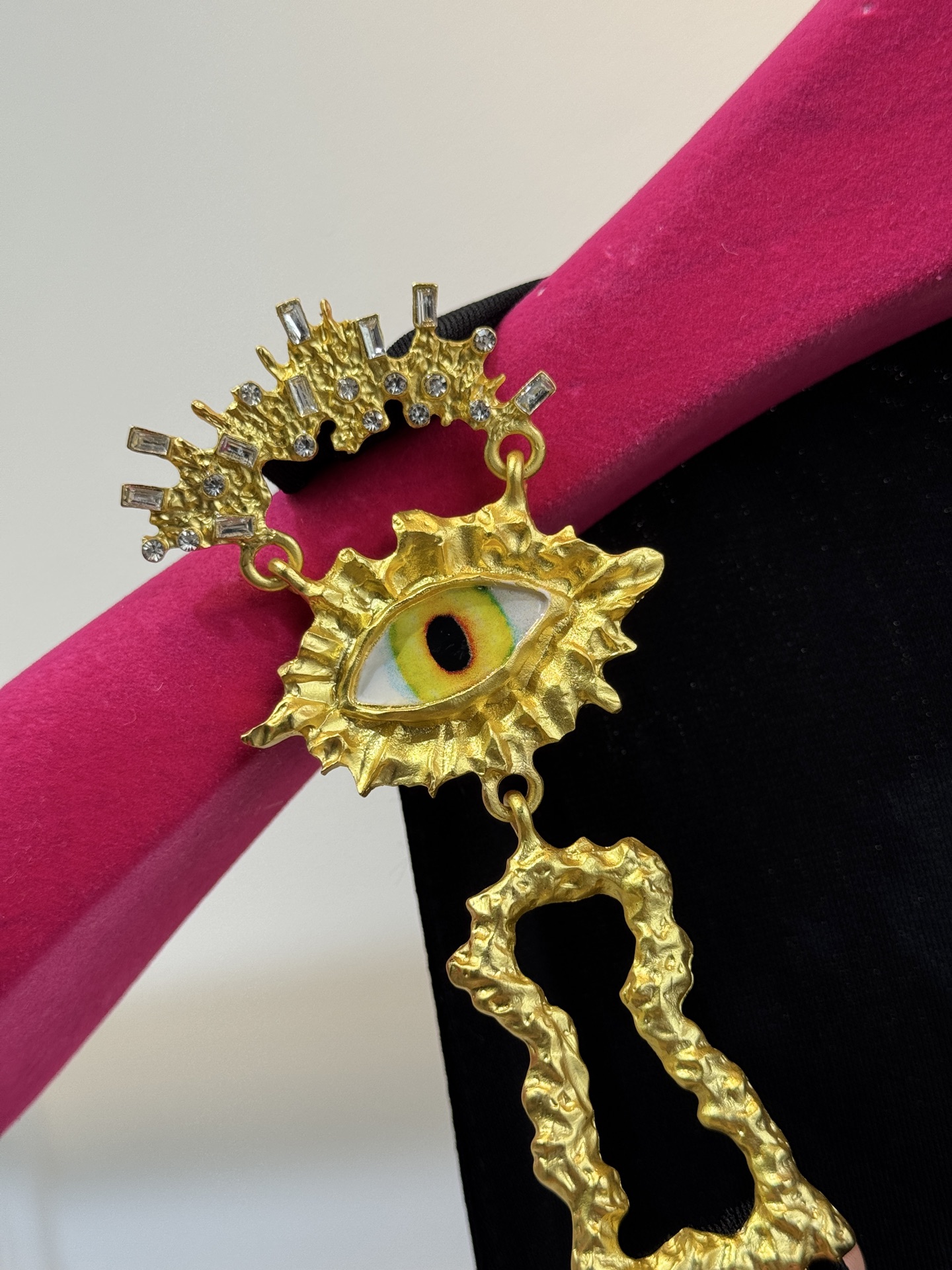 Schiaparelli 夏帕瑞丽 v领包臀开衩连衣裙 修身包臀长款版型，贴合身体曲线能优化腰臀比例侧缝