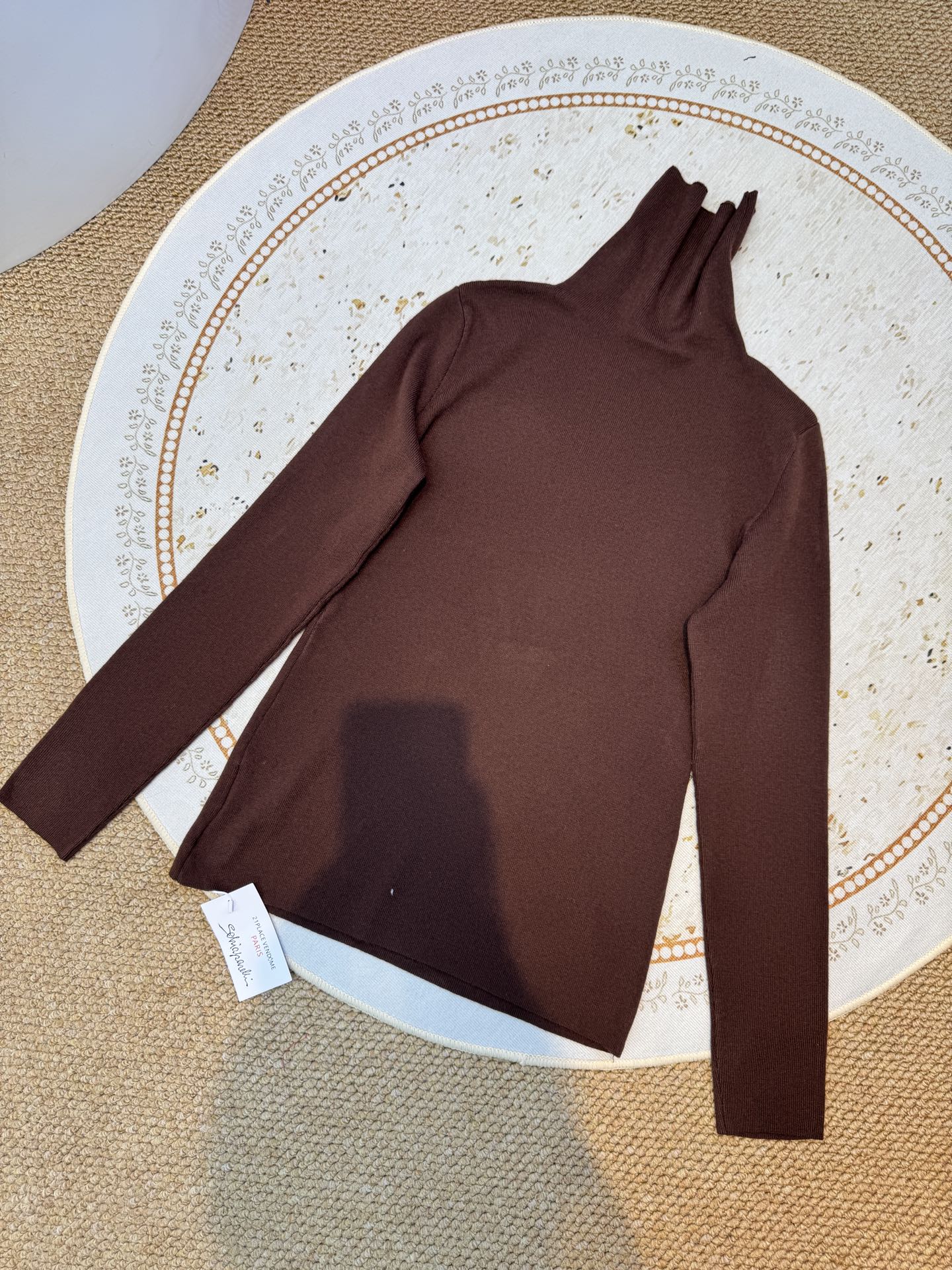 schiaparelli夏帕瑞丽 高领打底衫 修身版型，贴合身体曲线，能修饰身形既适合单穿凸显气质，也适