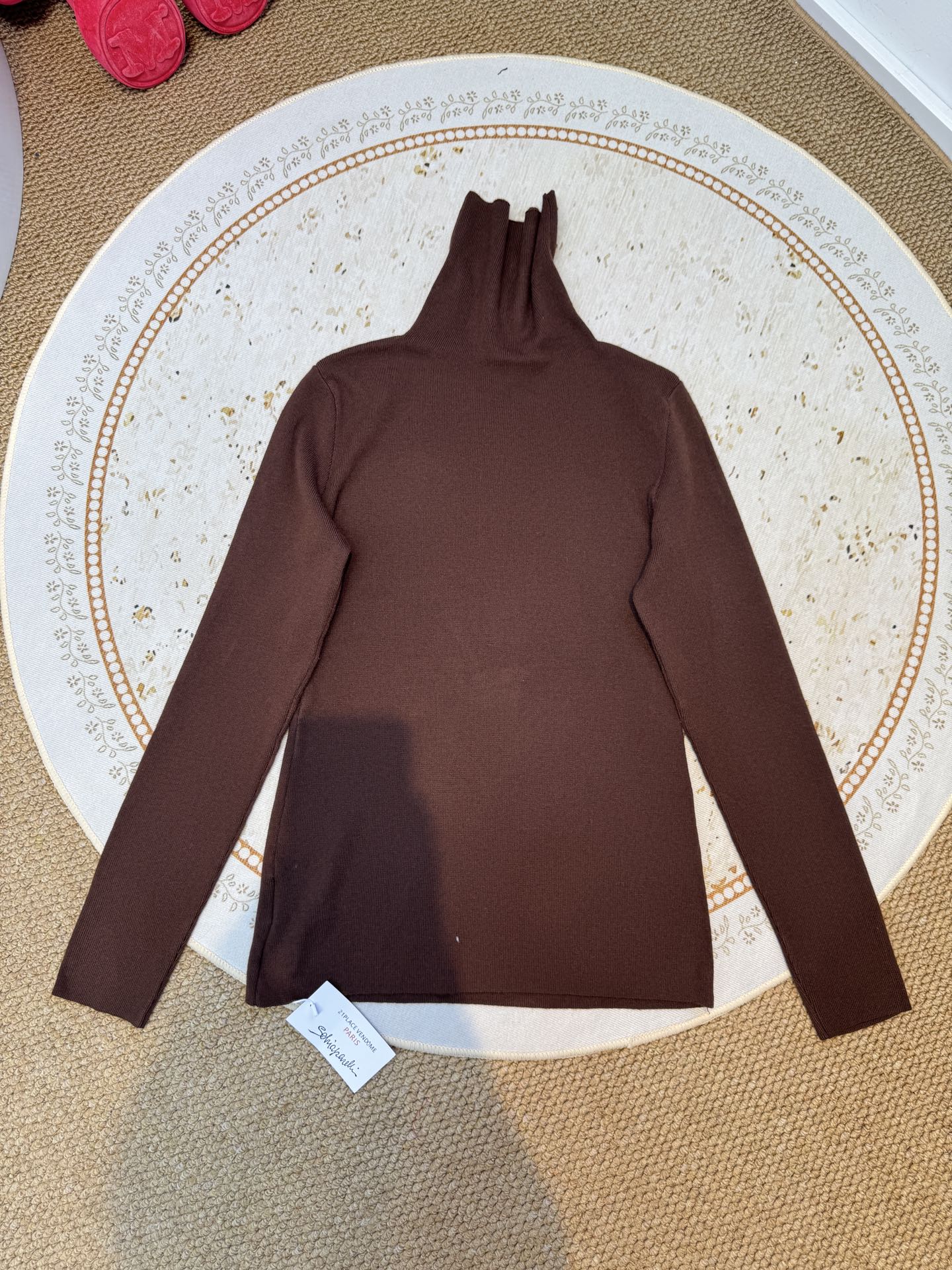 schiaparelli夏帕瑞丽 高领打底衫 修身版型，贴合身体曲线，能修饰身形既适合单穿凸显气质，也适