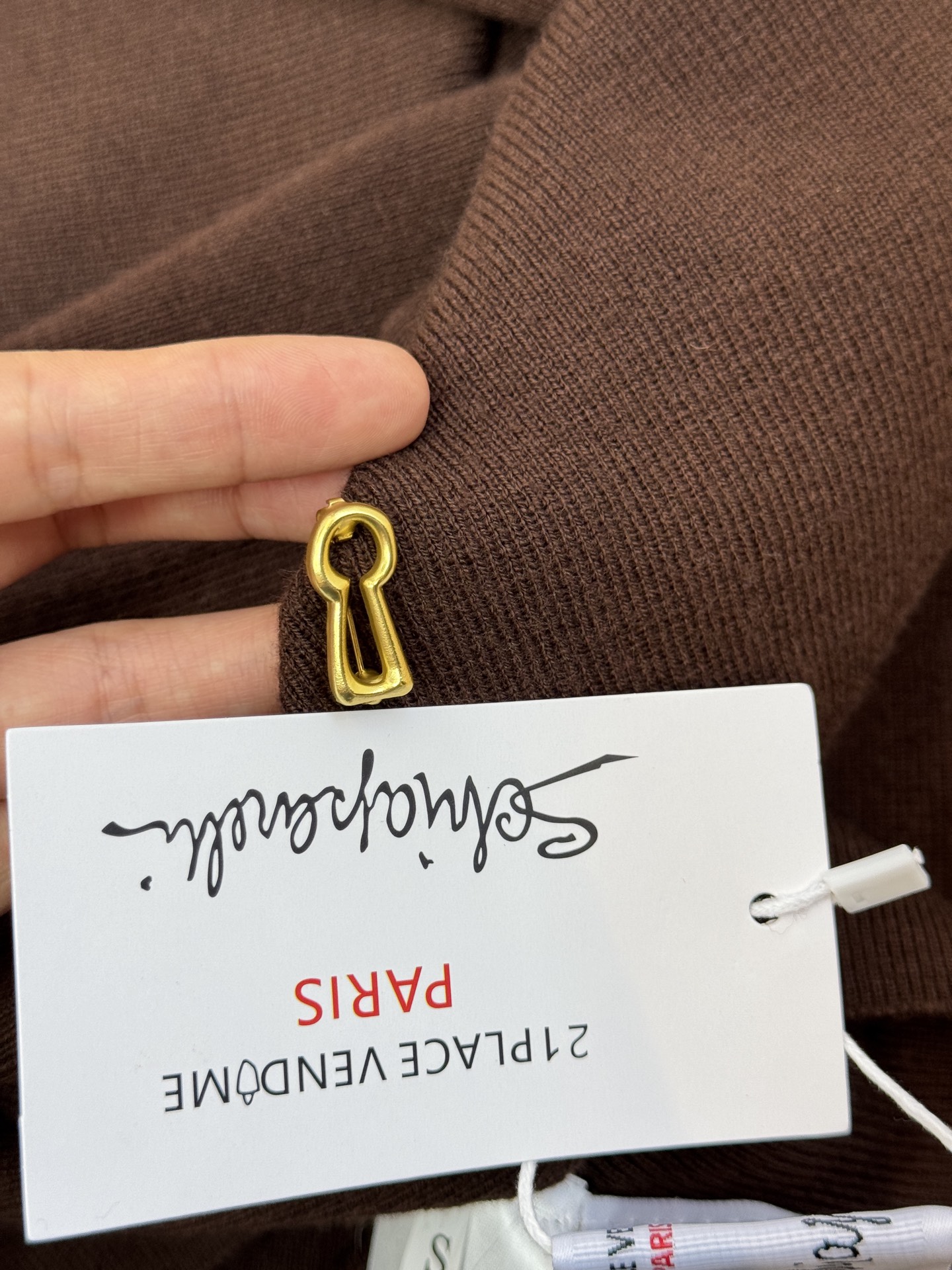 schiaparelli夏帕瑞丽 高领打底衫 修身版型，贴合身体曲线，能修饰身形既适合单穿凸显气质，也适