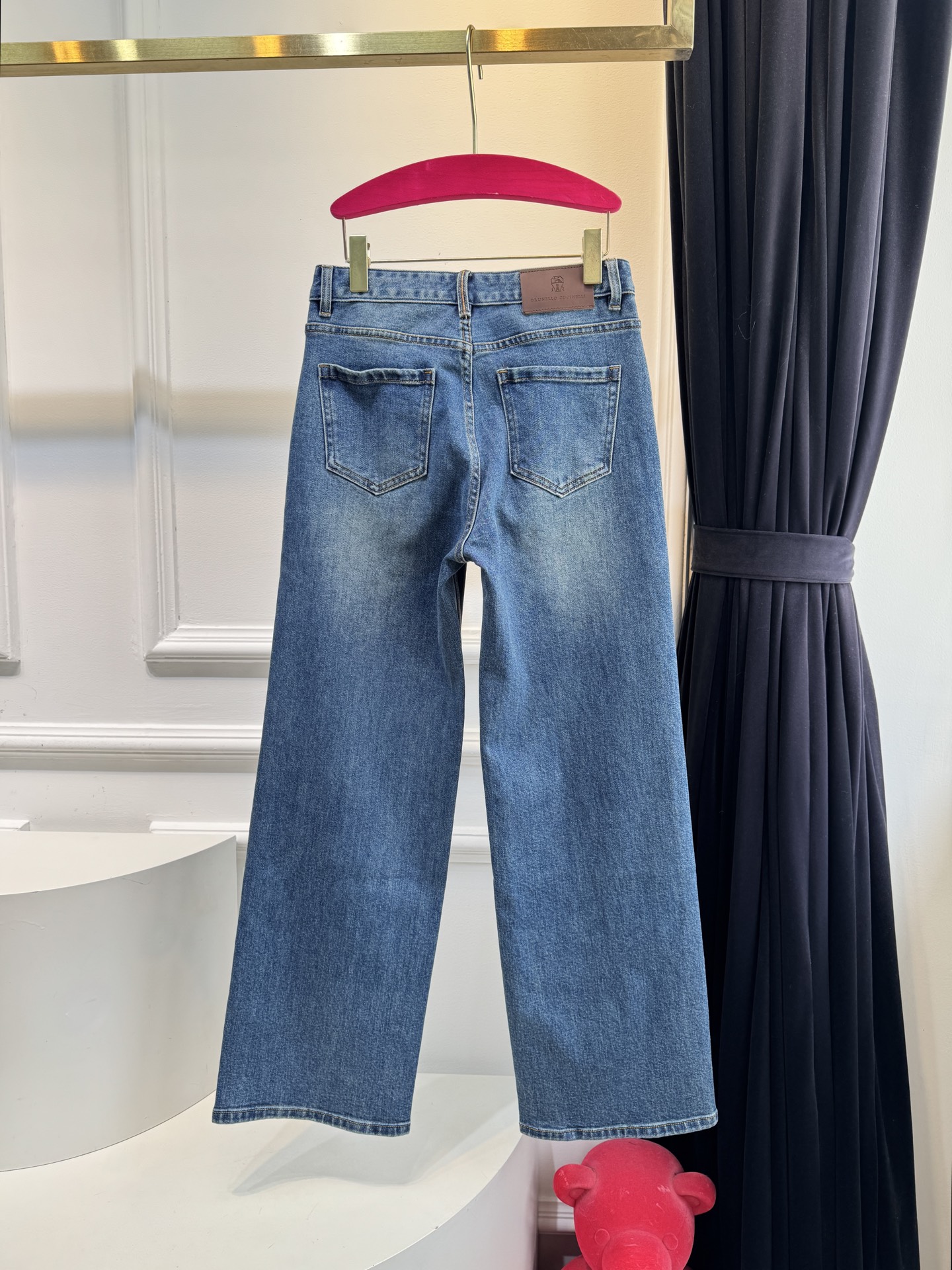 BrunelloCucine**bc早秋25，镶珠直简牛仔裤低调不失细节感的“软实力”穿搭，一条不简单的