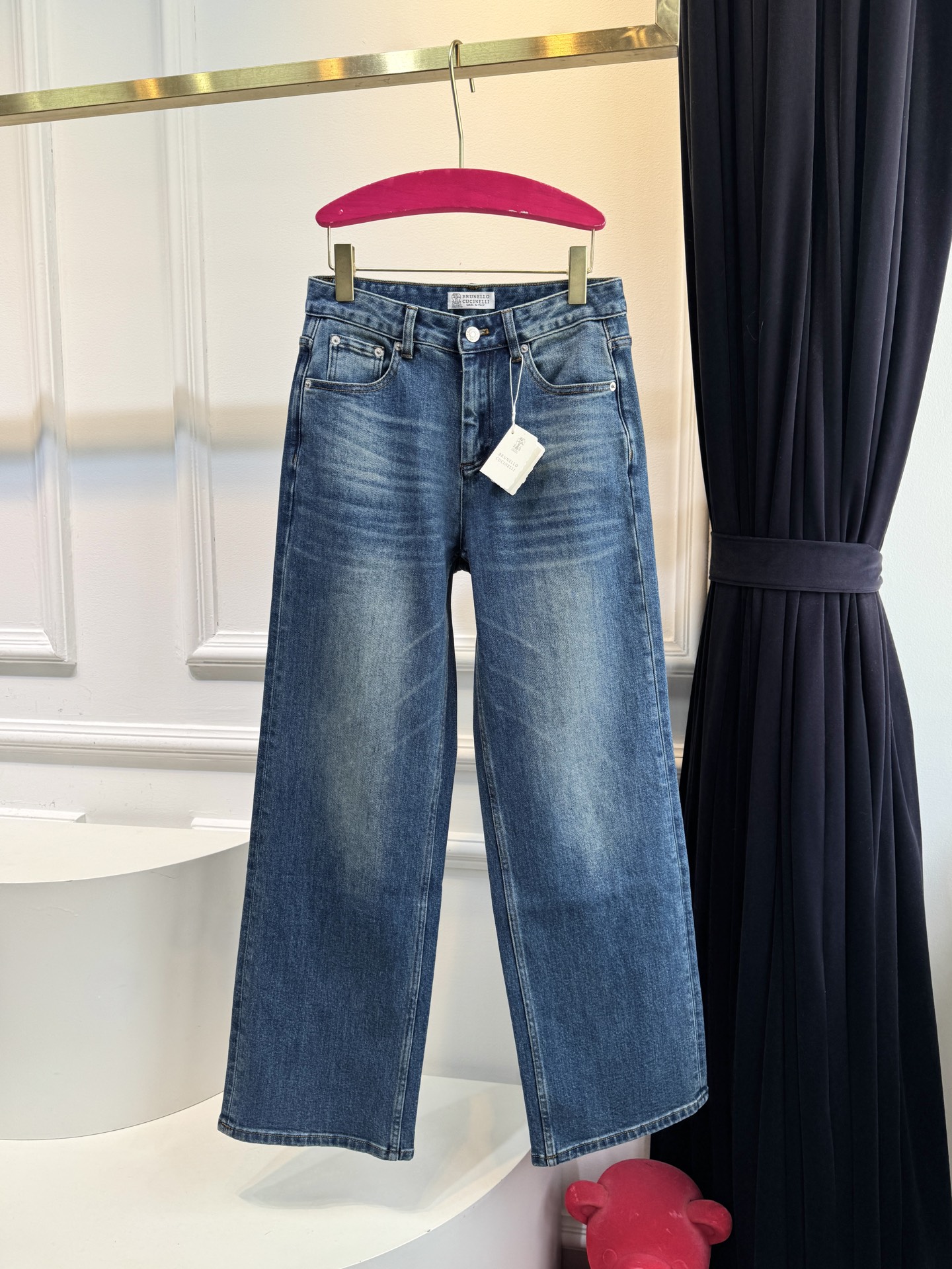 BrunelloCucine**bc早秋25，镶珠直简牛仔裤低调不失细节感的“软实力”穿搭，一条不简单的