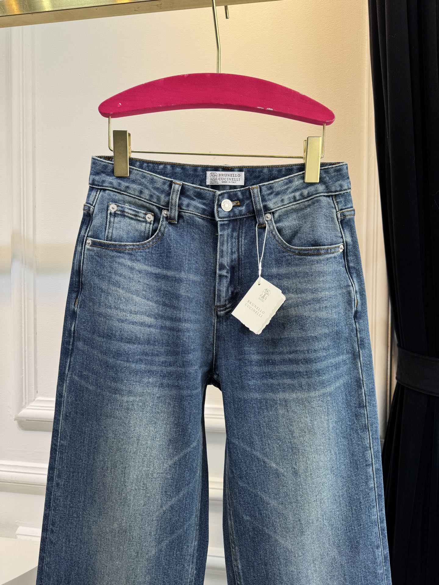 BrunelloCucine**bc早秋25，镶珠直简牛仔裤低调不失细节感的“软实力”穿搭，一条不简单的