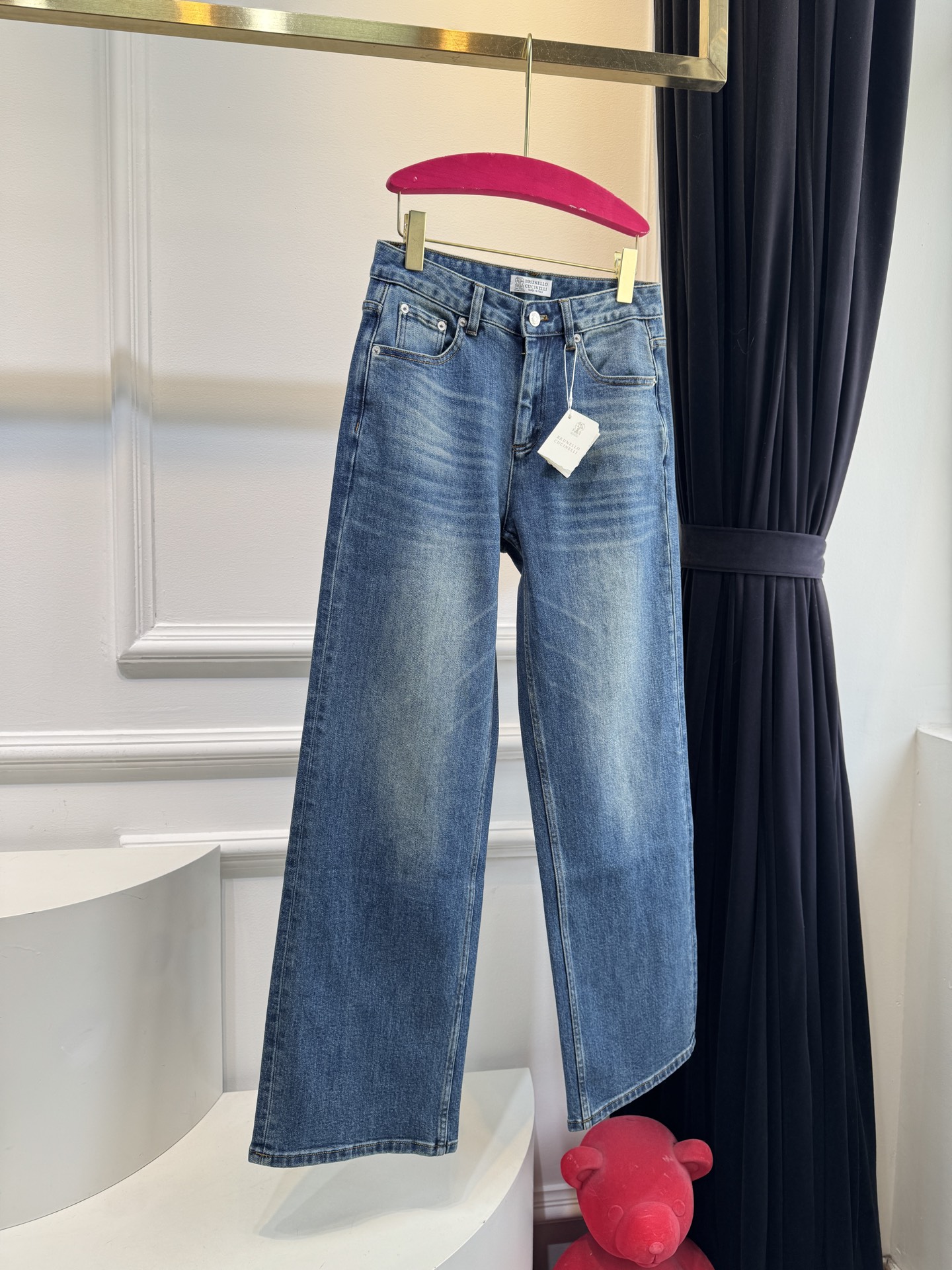 BrunelloCucine**bc早秋25，镶珠直简牛仔裤低调不失细节感的“软实力”穿搭，一条不简单的