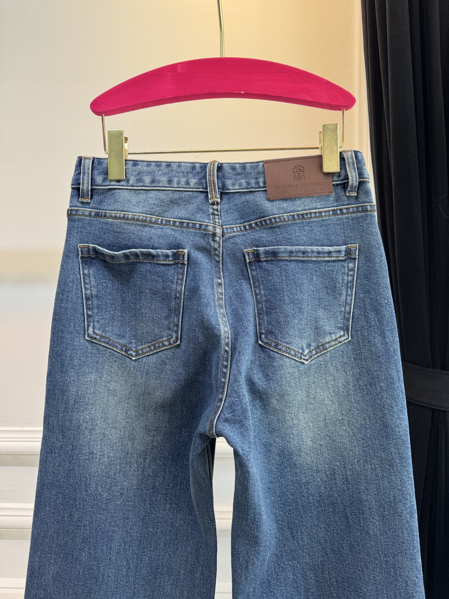 BrunelloCucine**bc早秋25，镶珠直简牛仔裤低调不失细节感的“软实力”穿搭，一条不简单的