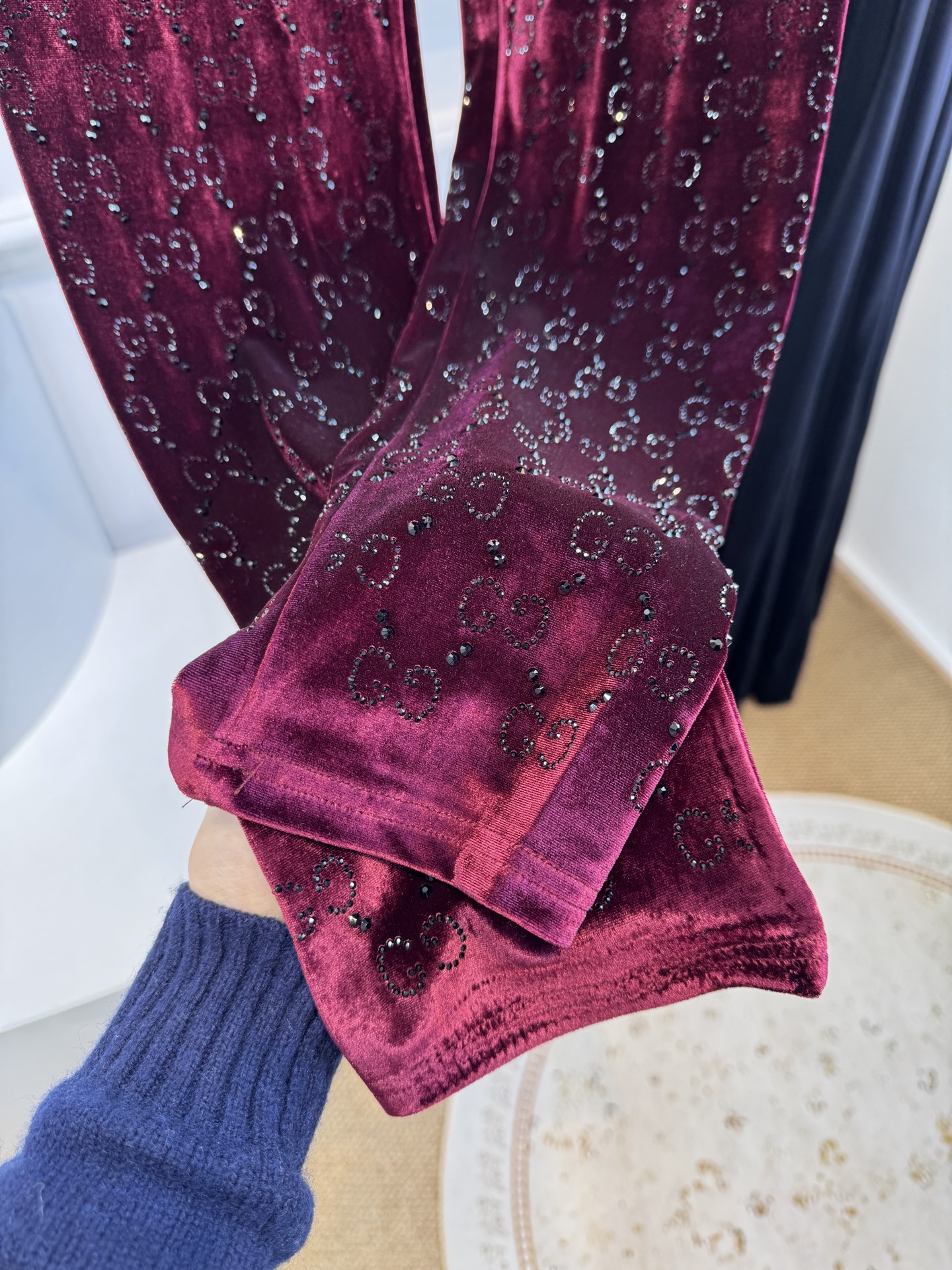 gucc*烫钻打底裤。新增玫红色🆕实物比图片还好看！黑色显瘦，灰色洋气，焦糖色超显白，丝绒面料软乎乎的，