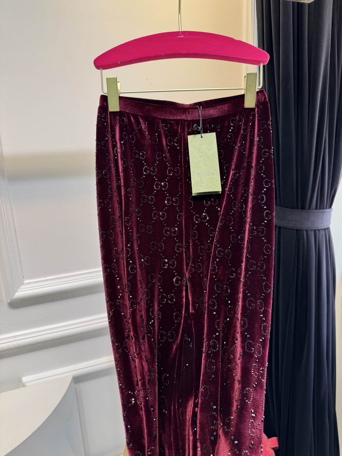 gucc*烫钻打底裤。新增玫红色🆕实物比图片还好看！黑色显瘦，灰色洋气，焦糖色超显白，丝绒面料软乎乎的，