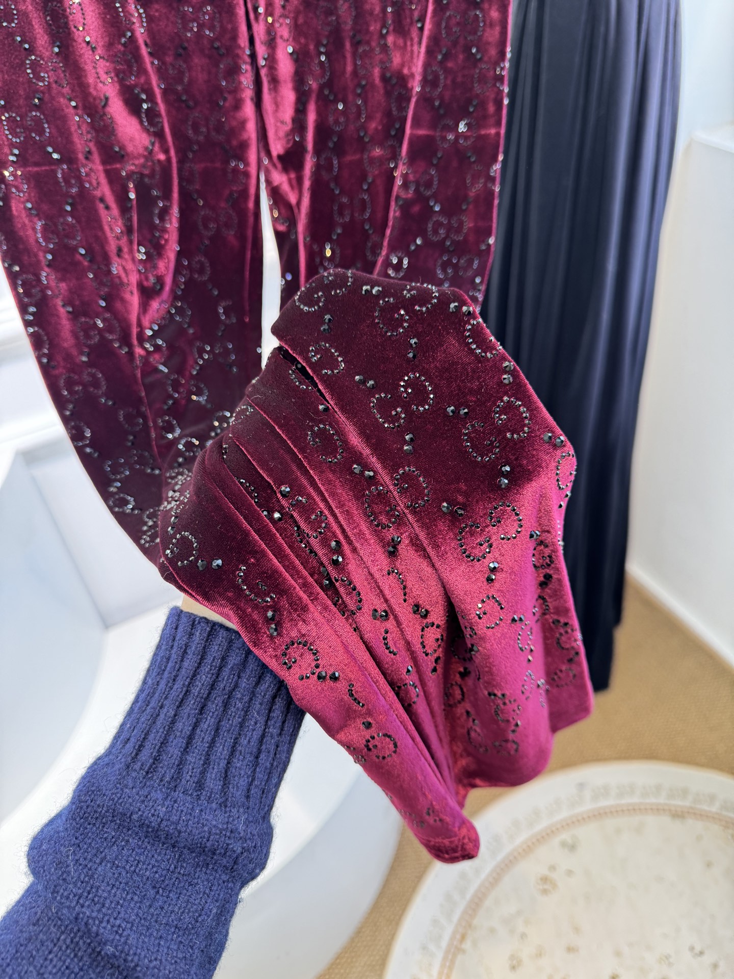 gucc*烫钻打底裤。新增玫红色🆕实物比图片还好看！黑色显瘦，灰色洋气，焦糖色超显白，丝绒面料软乎乎的，