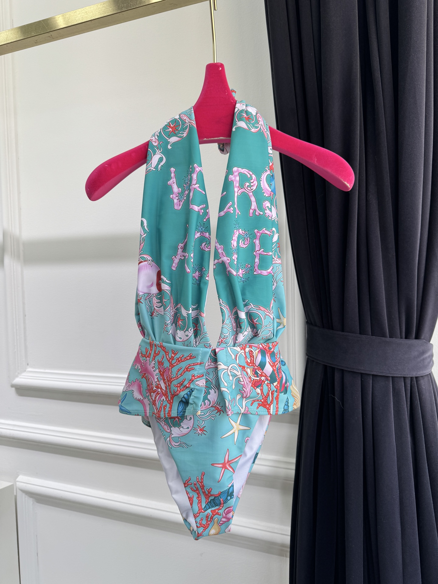 Versa*挂脖束腰连体泳衣⚠️所有泳衣不接受任何理由退换⚠️通体覆盖Trésor De La Mer印