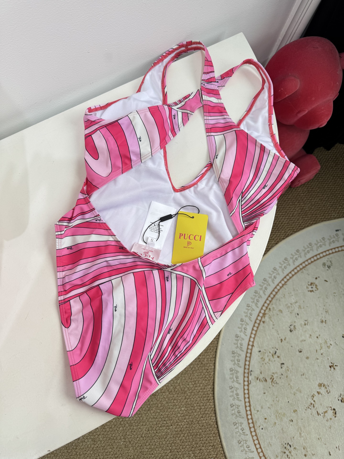 Pucci 印花度假连体泳衣套装（交叉镂空泳衣+真丝方巾）2件套不拆分卖⚠️所有泳衣拒绝任何理由退换⚠️