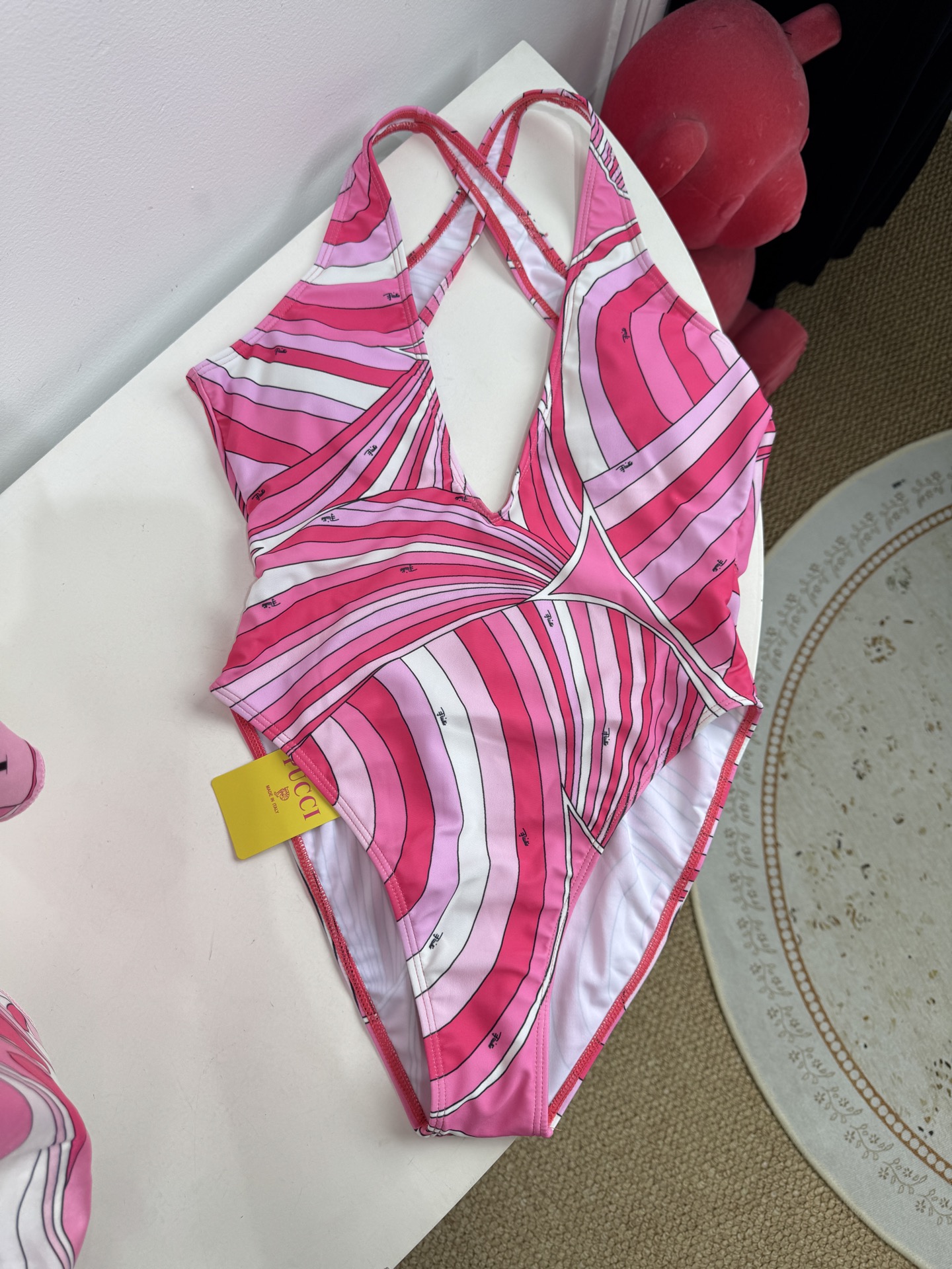 Pucci 印花度假连体泳衣套装（交叉镂空泳衣+真丝方巾）2件套不拆分卖⚠️所有泳衣拒绝任何理由退换⚠️